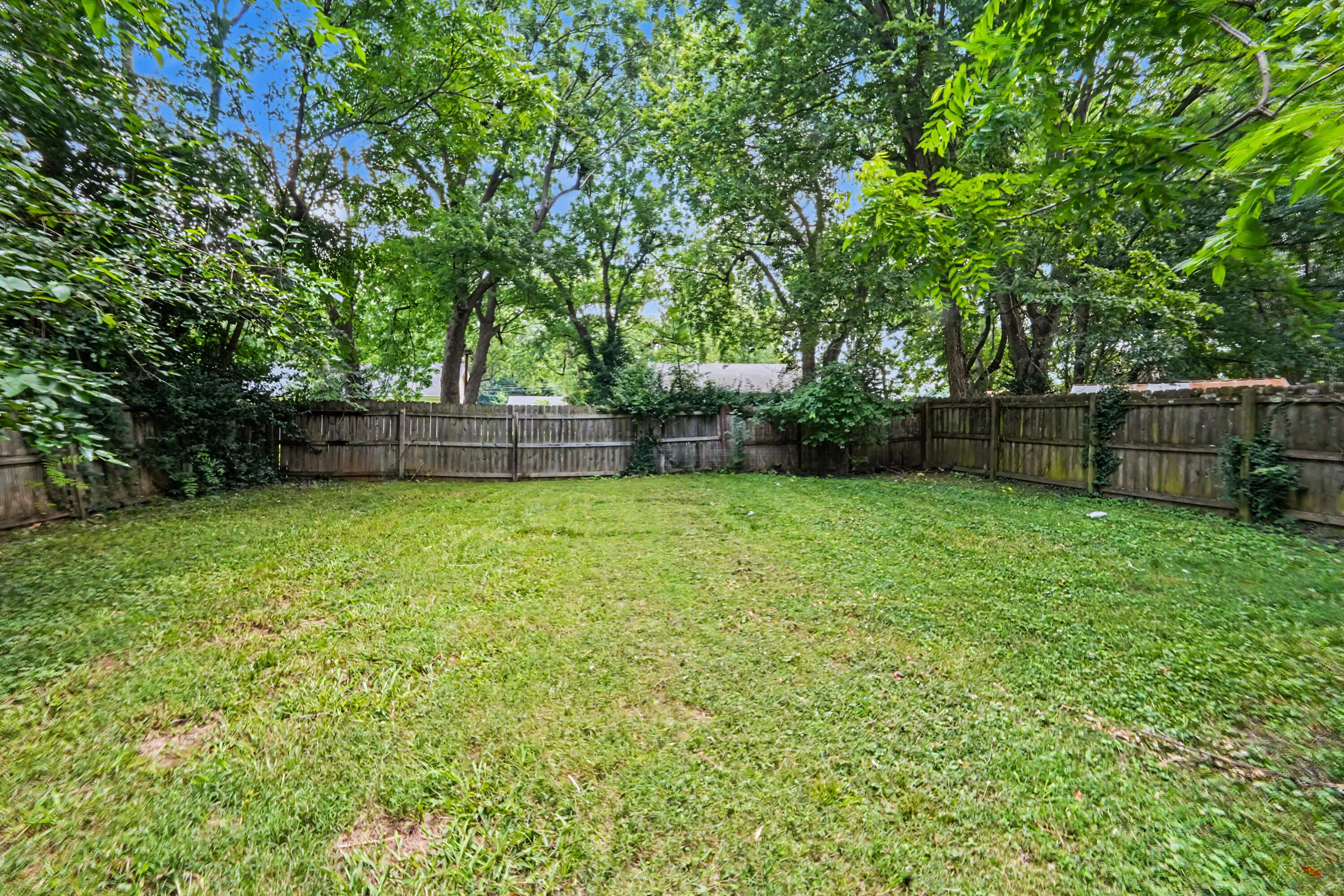 2434 North Pickwick Avenue Property Photo 28