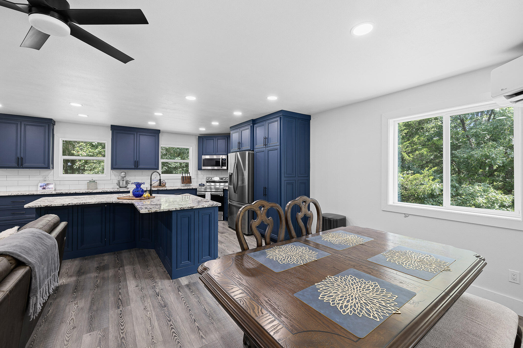 9906 1162 Property Photo 8