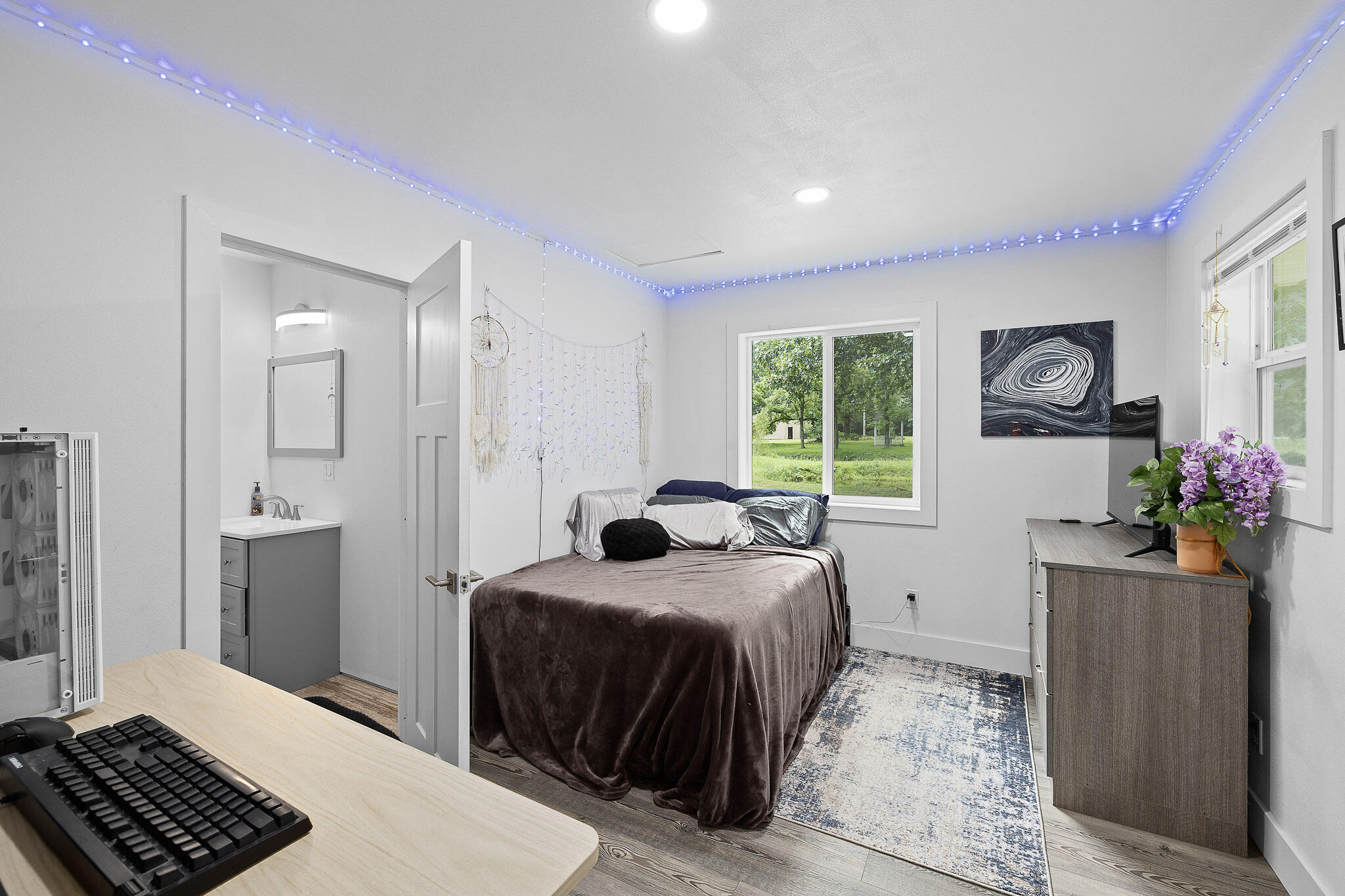9906 1162 Property Photo 11