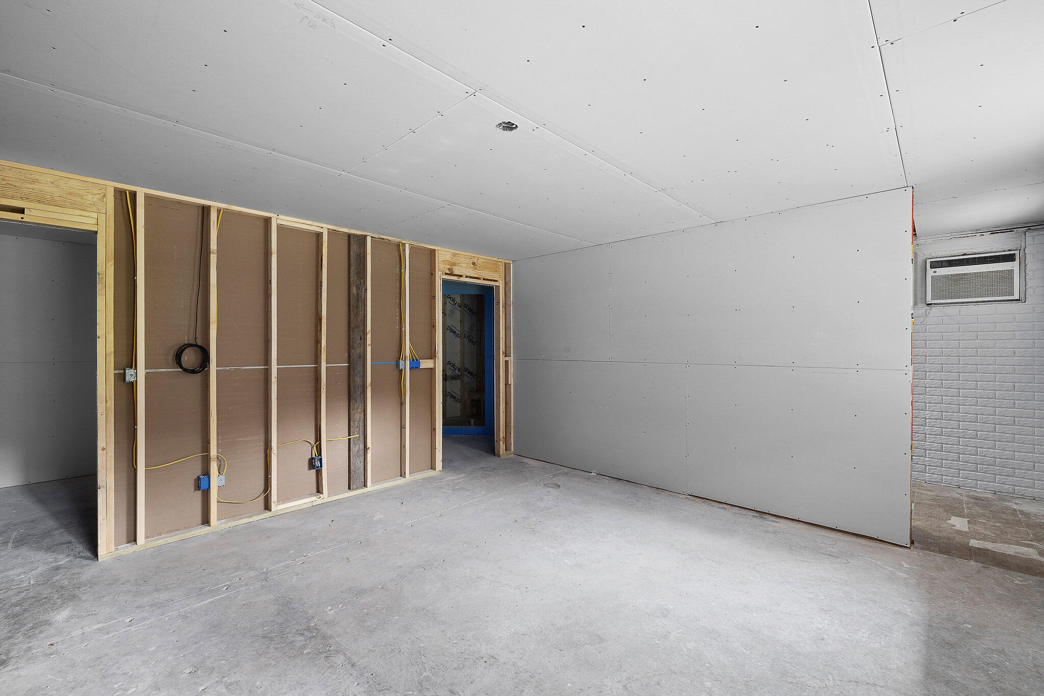 9906 1162 Property Photo 35