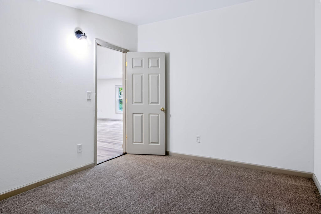 198 Southeast 51 Road Property Photo 10