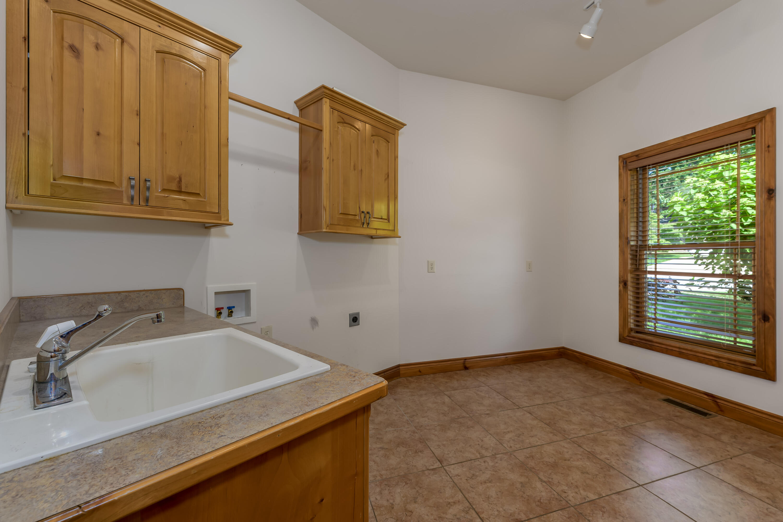 1418 East River Oaks Lane Property Photo 25