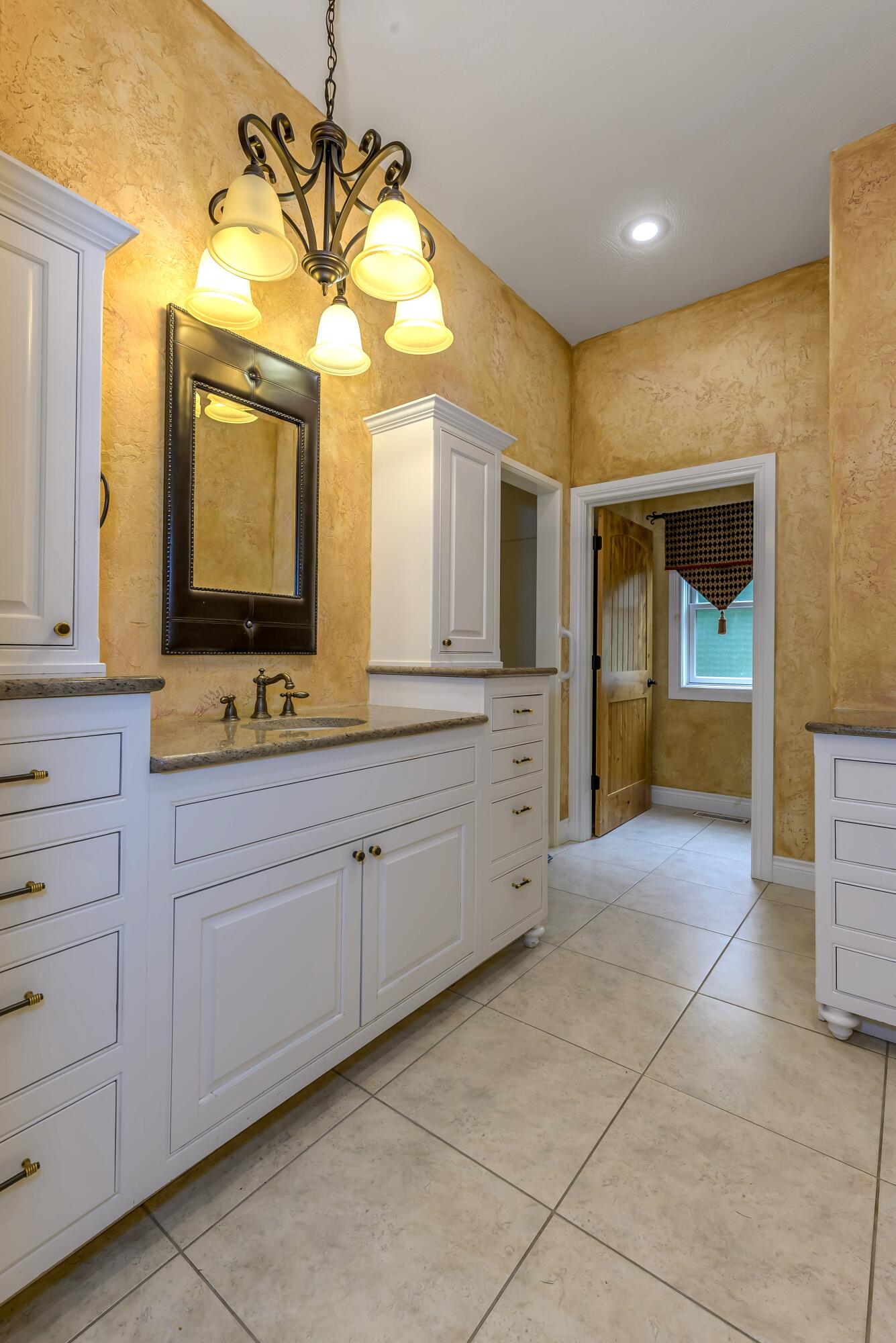 1418 East River Oaks Lane Property Photo 37