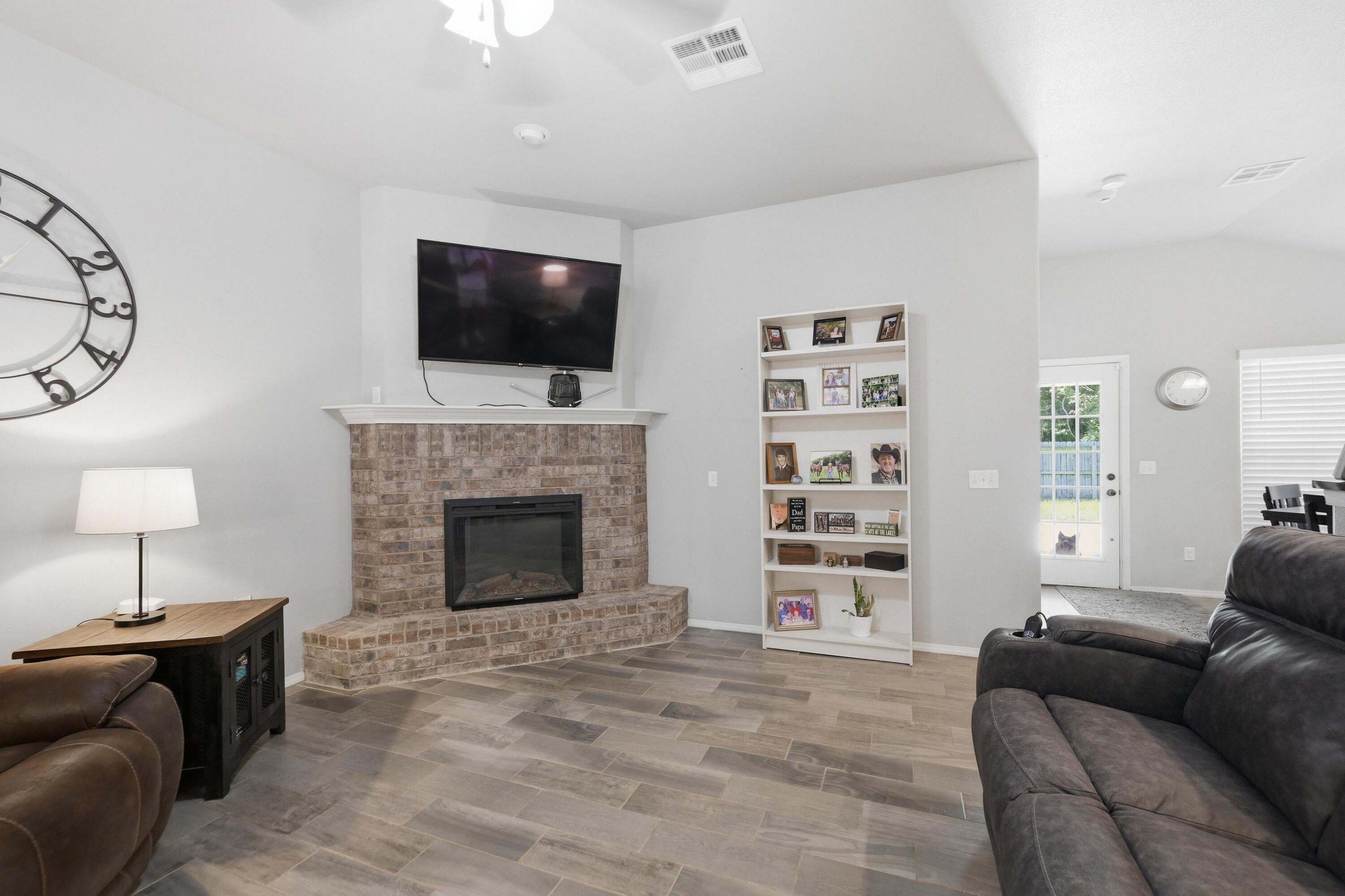1692 Betenbough Way Property Photo 6