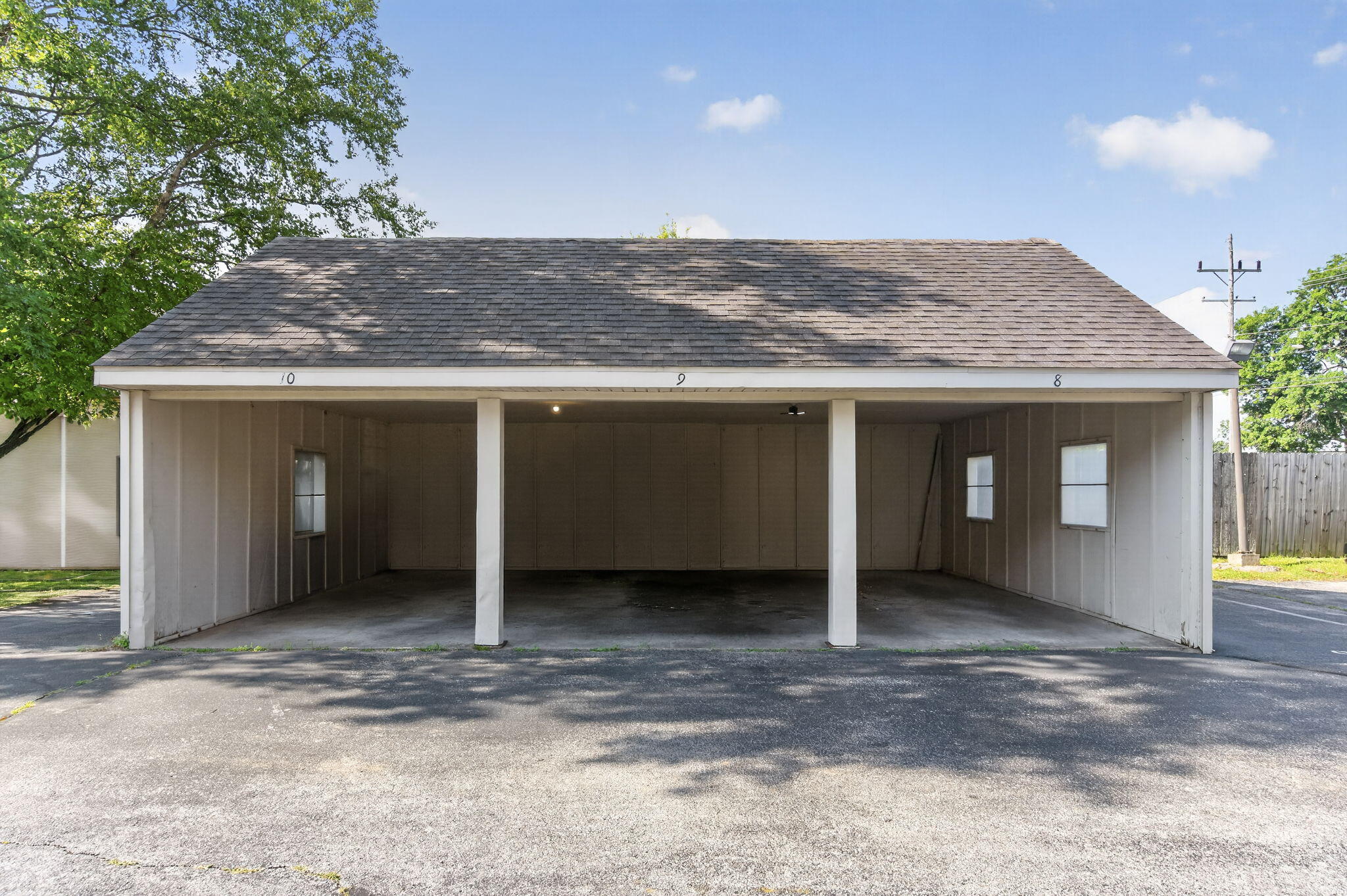 2700 South Ingram Mill Road Apt 9 Property Photo 23