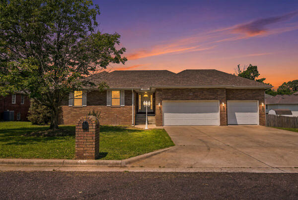 206 Miller Way Property Photo 1