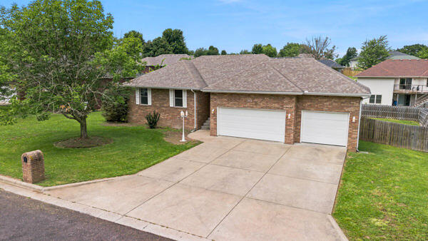 206 Miller Way Property Photo 4
