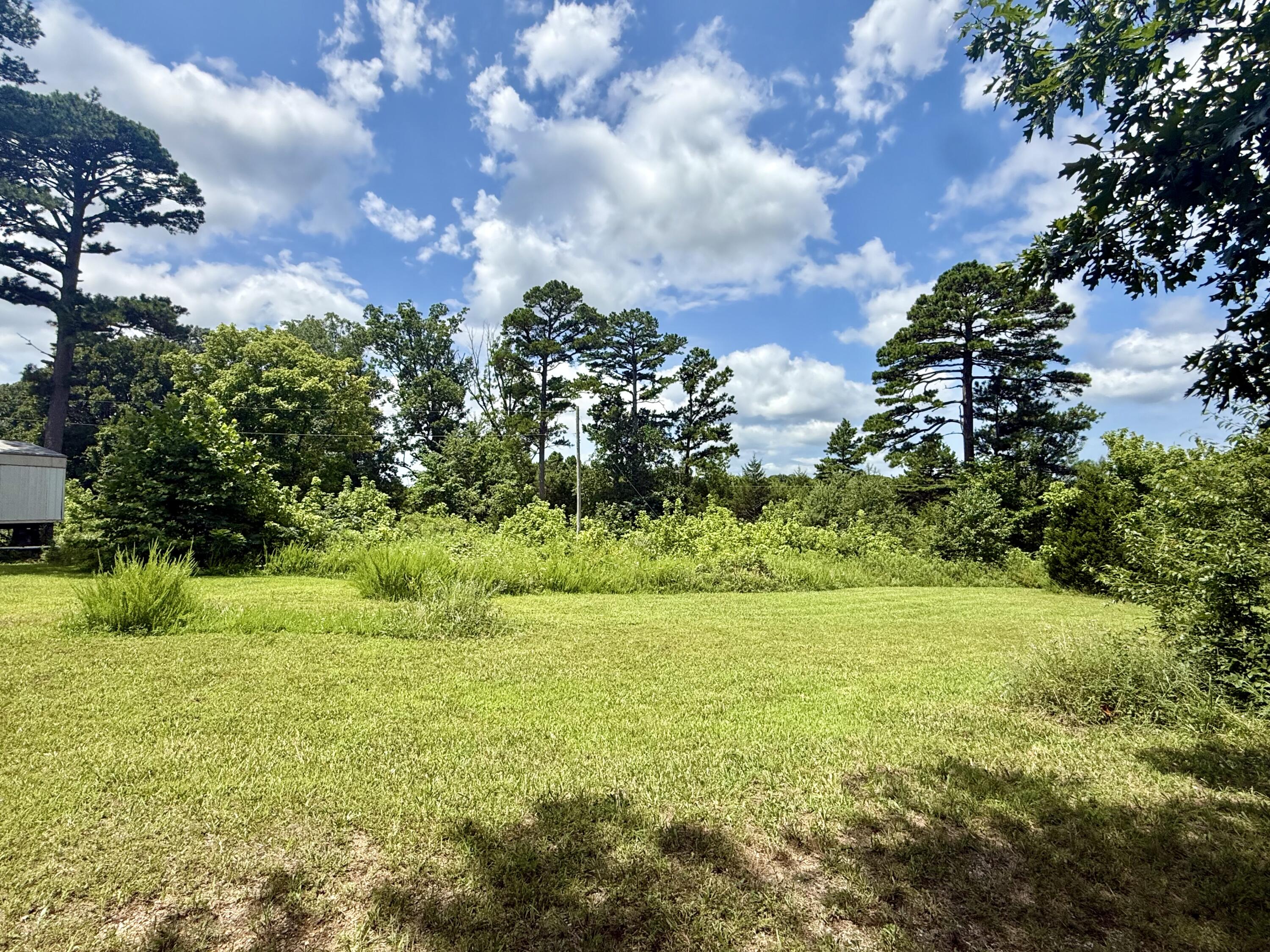 8905 Highway E Property Photo 4