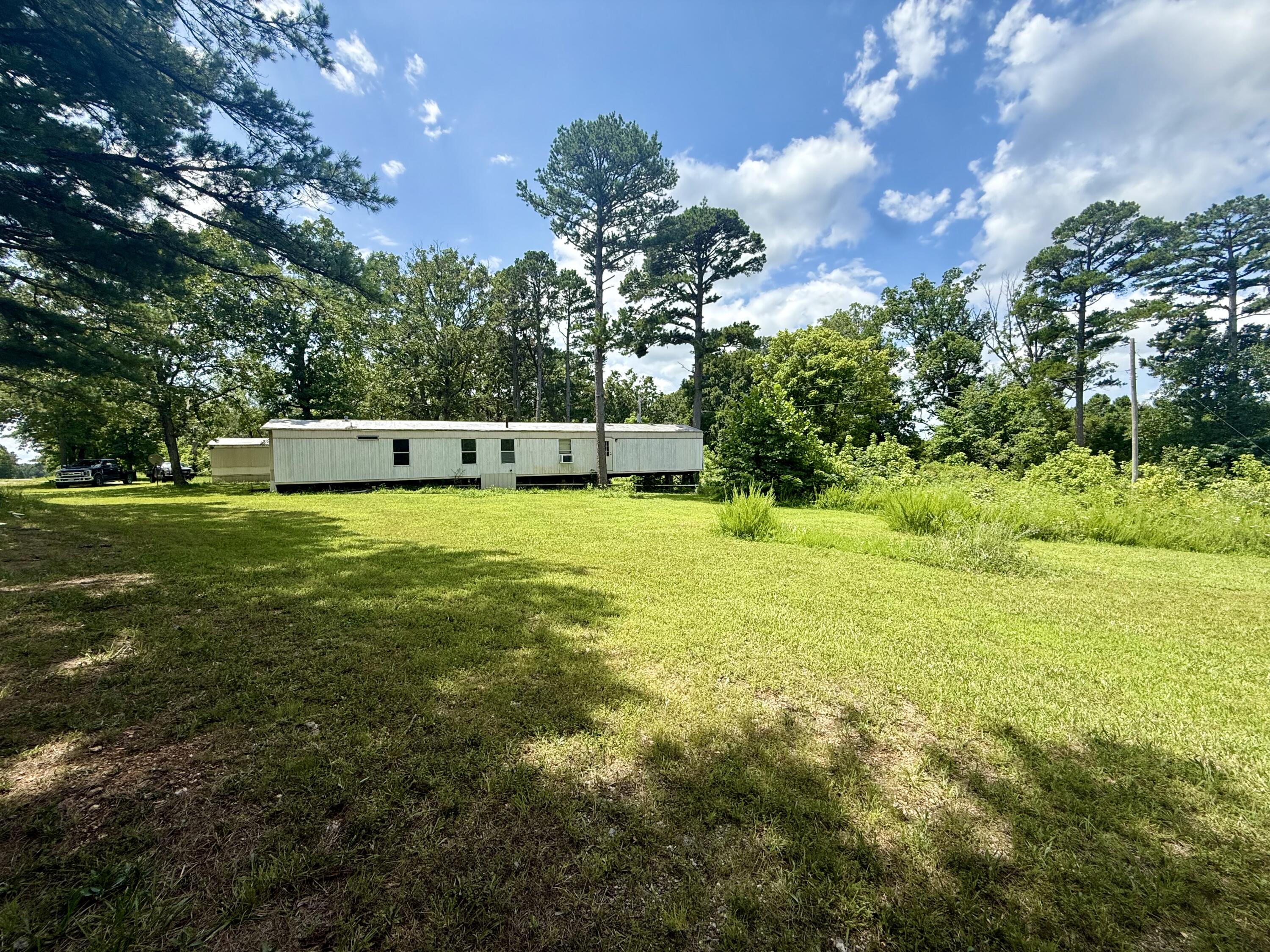 8905 Highway E Property Photo 5