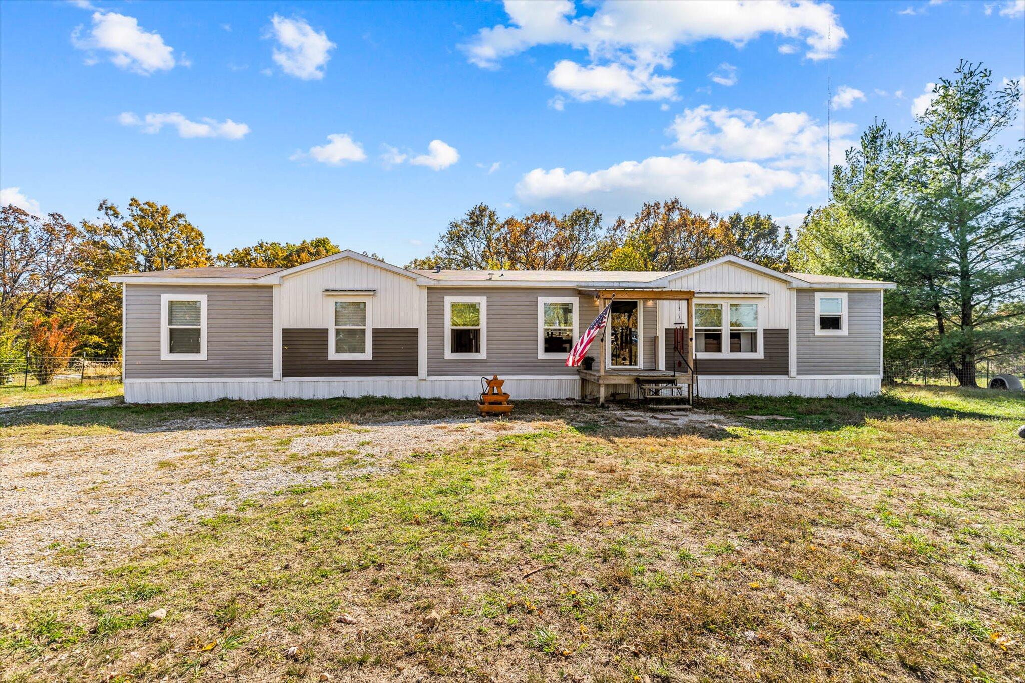 511 Hidden Pond Drive Property Photo 1