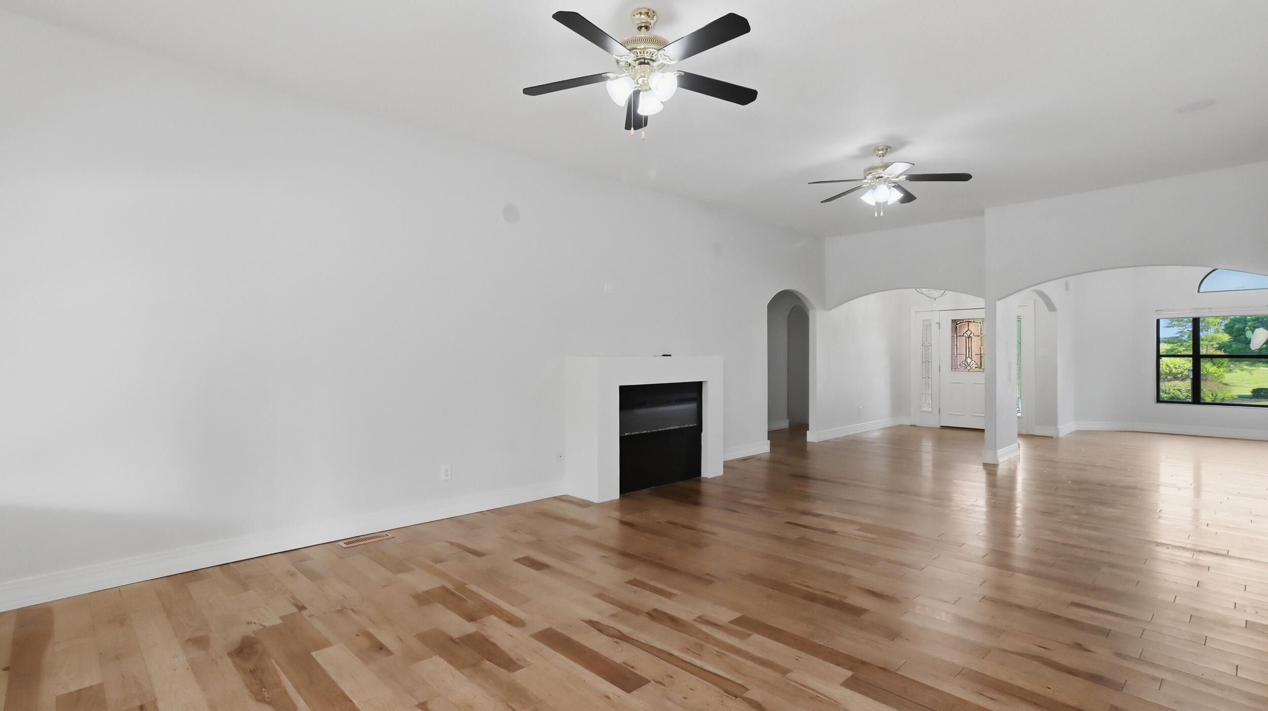 6543 Private Road 1601 Property Photo 11