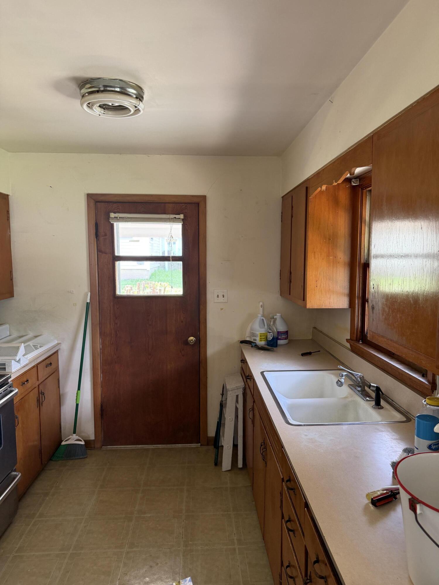 218 Westmont Drive Property Photo 6