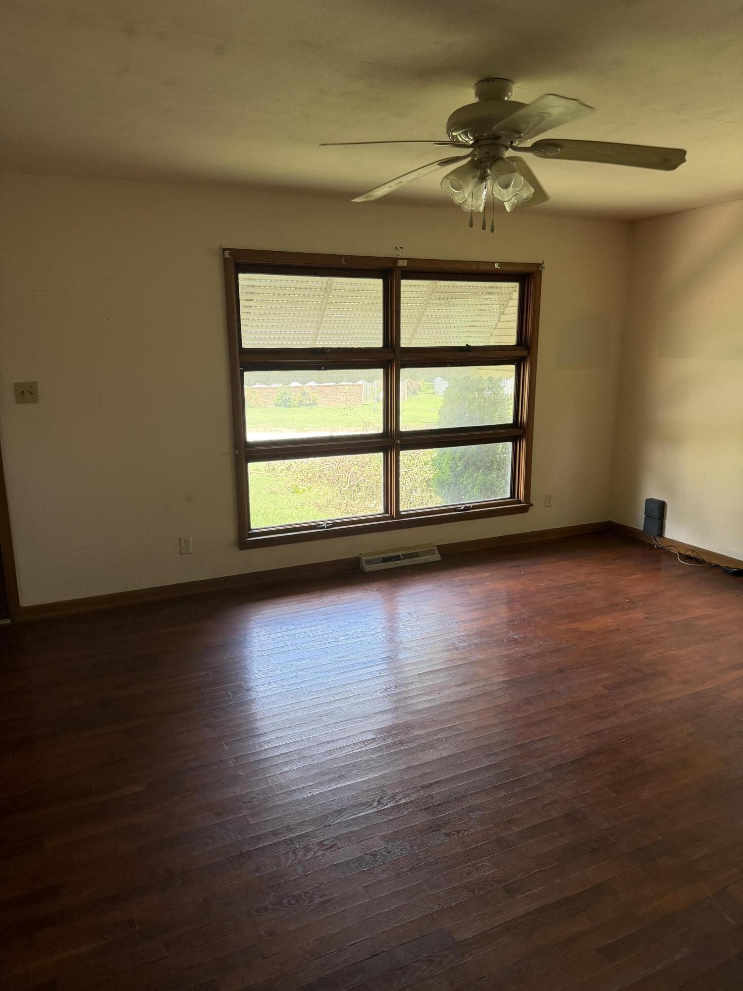218 Westmont Drive Property Photo 13