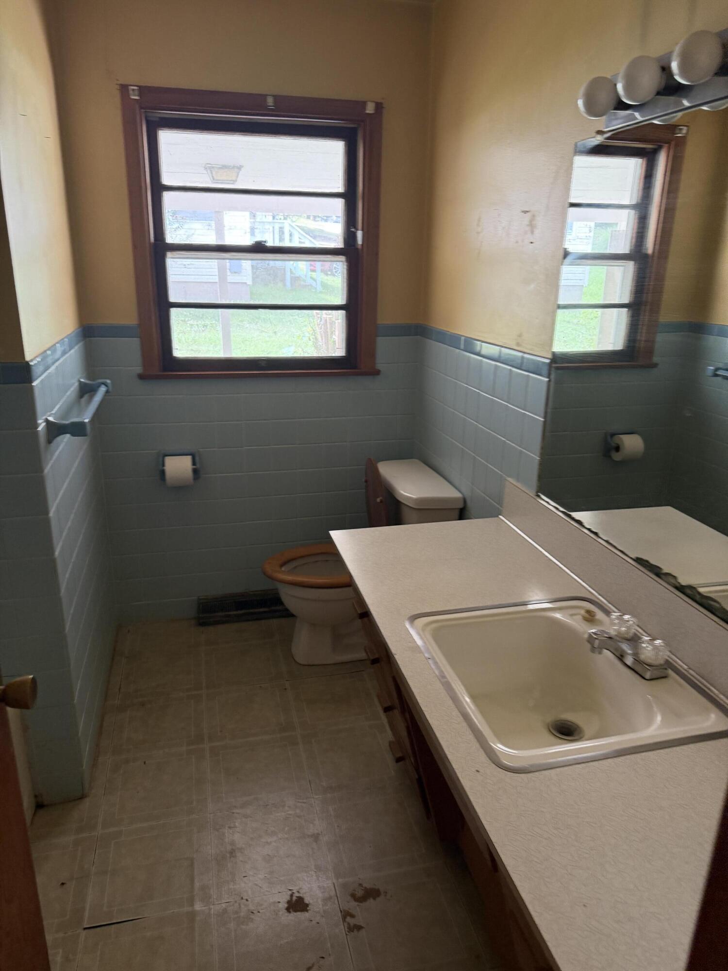 218 Westmont Drive Property Photo 14