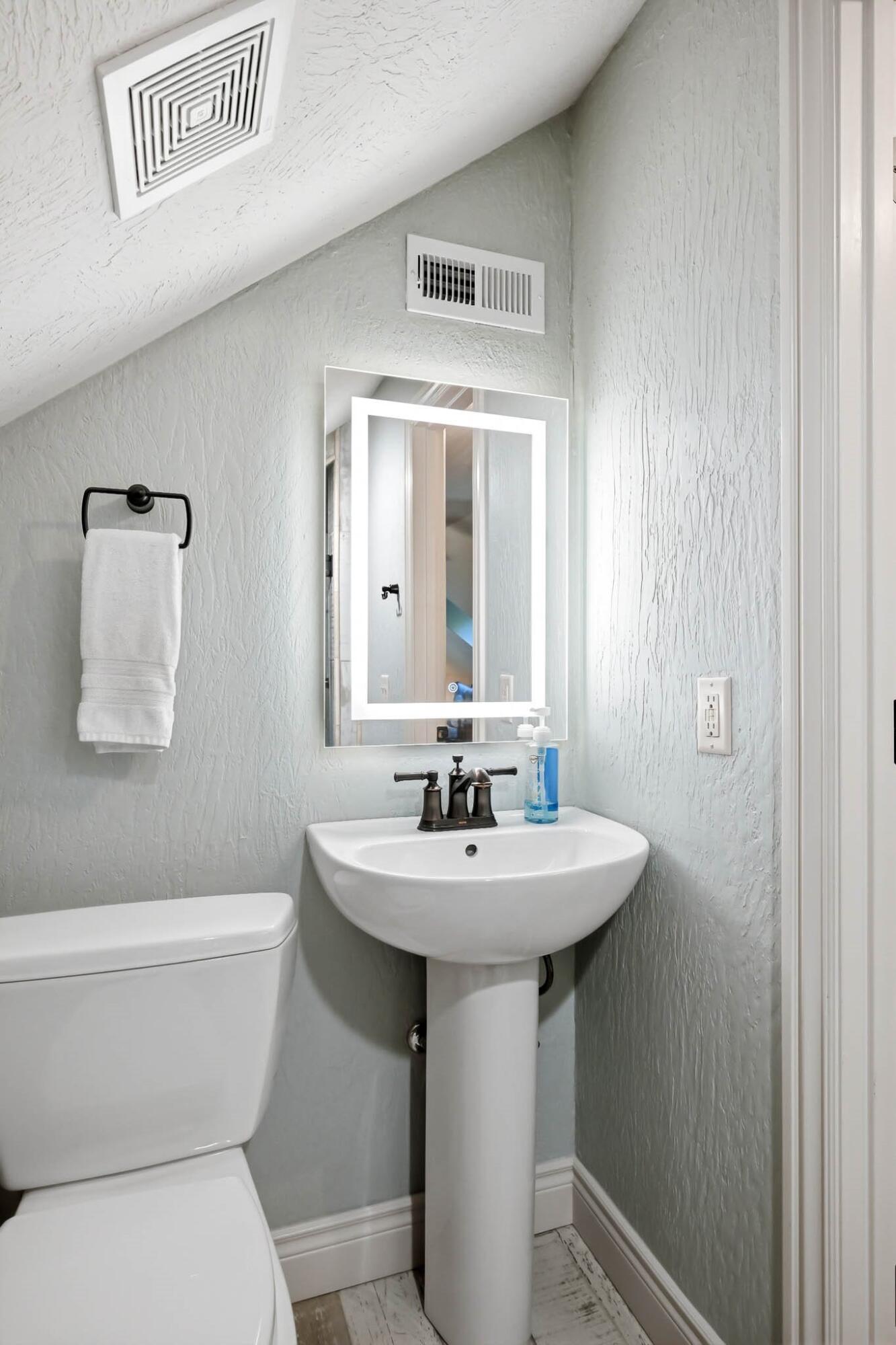 5525 South Farm Road 219 Property Photo 49