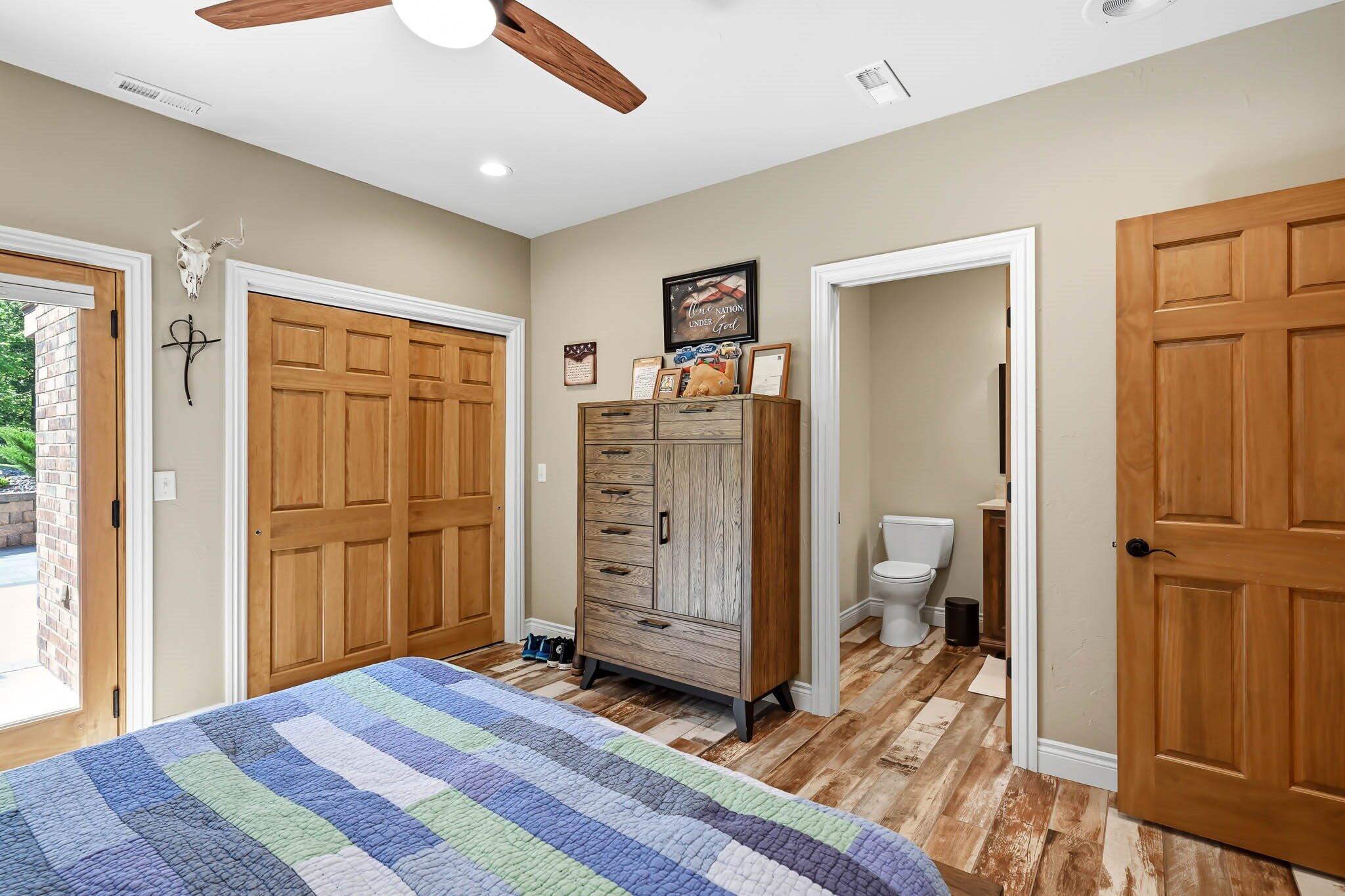 5525 South Farm Road 219 Property Photo 54