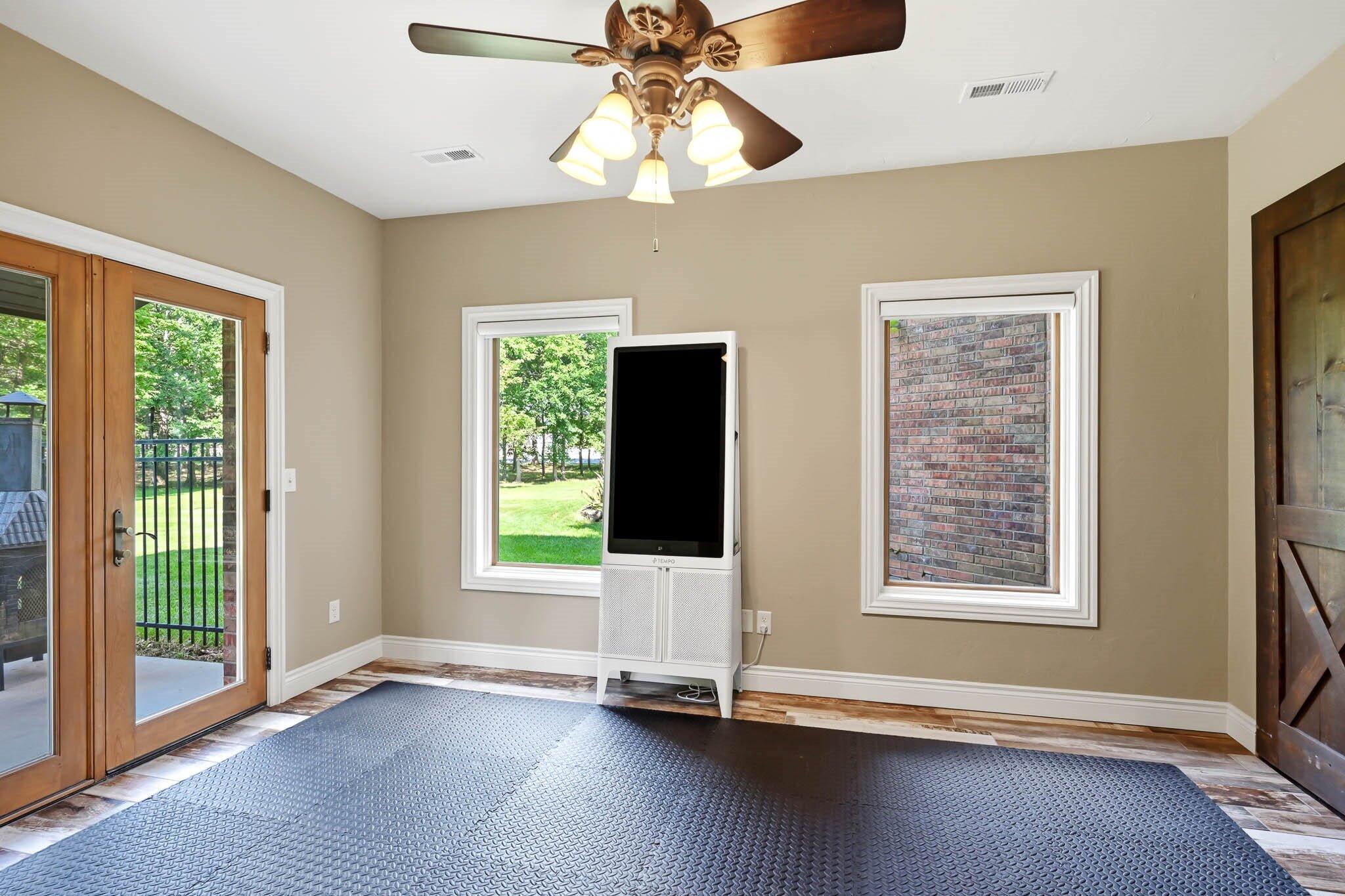 5525 South Farm Road 219 Property Photo 70