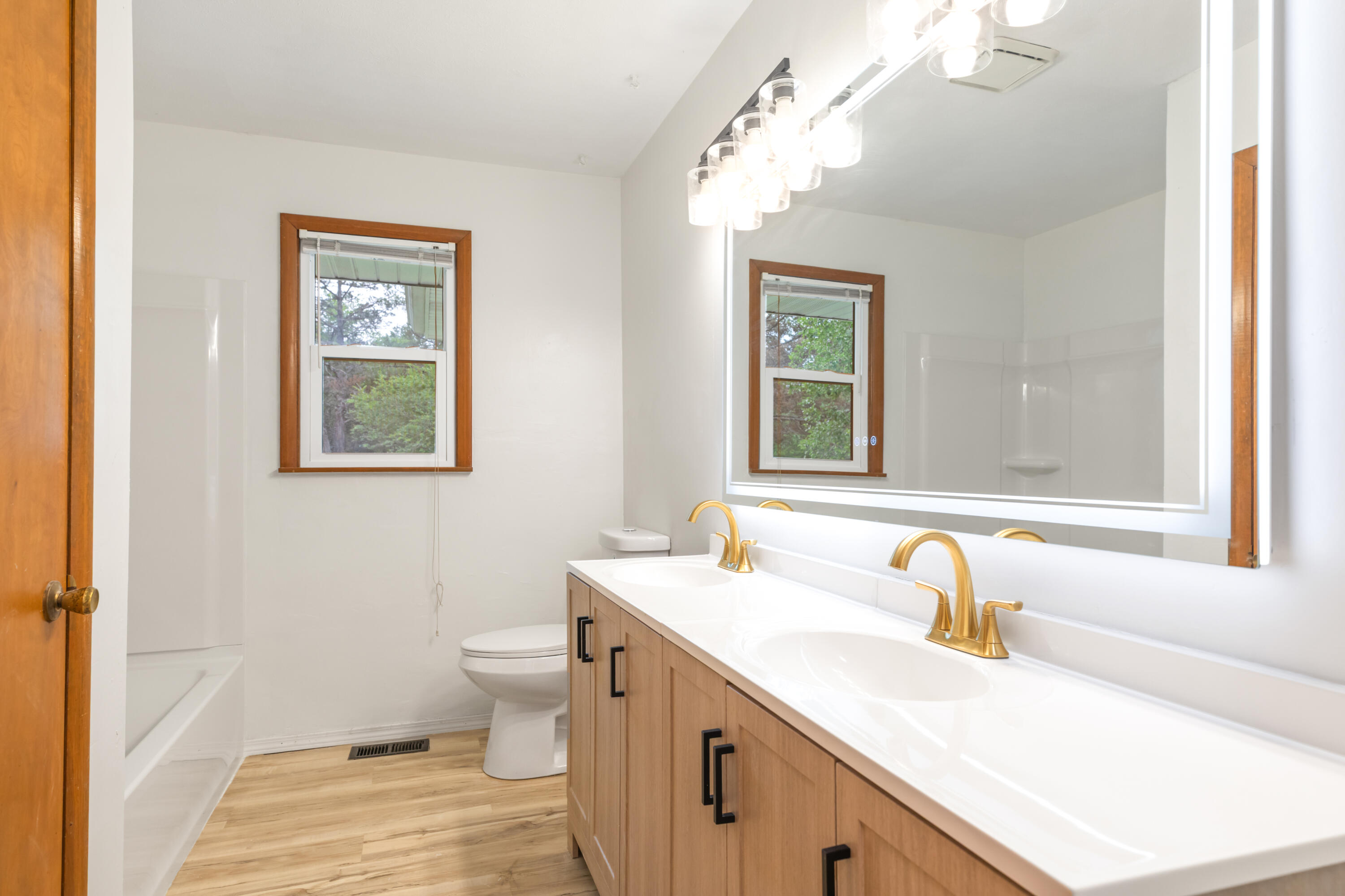 425 Wayland Drive Property Photo 14