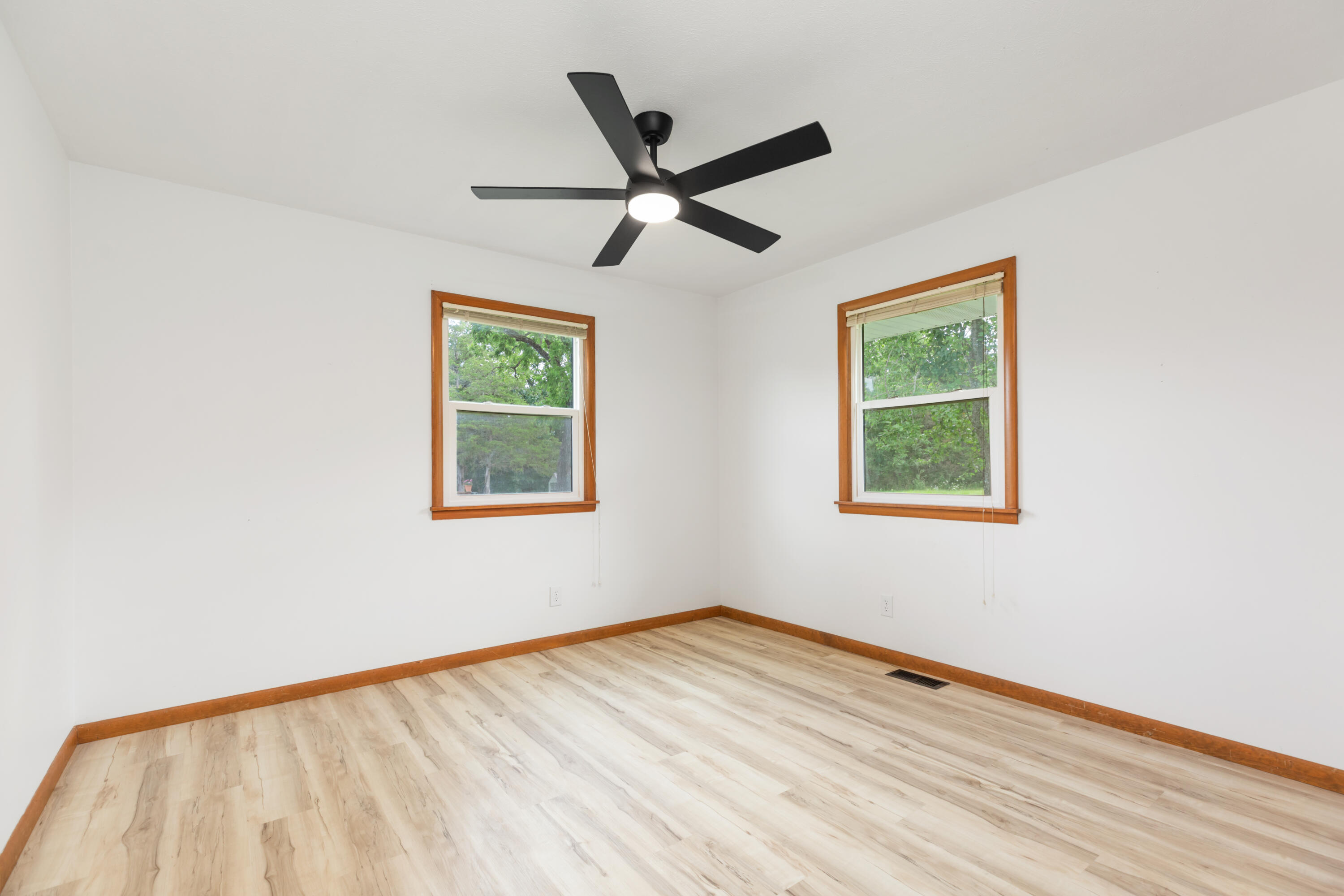 425 Wayland Drive Property Photo 15