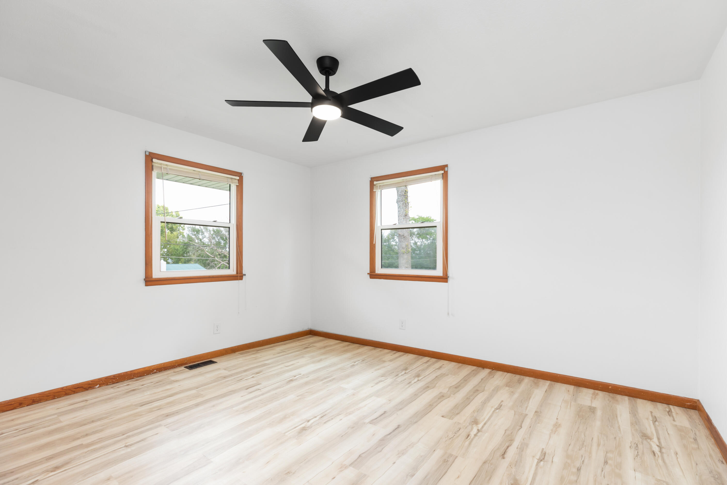 425 Wayland Drive Property Photo 16