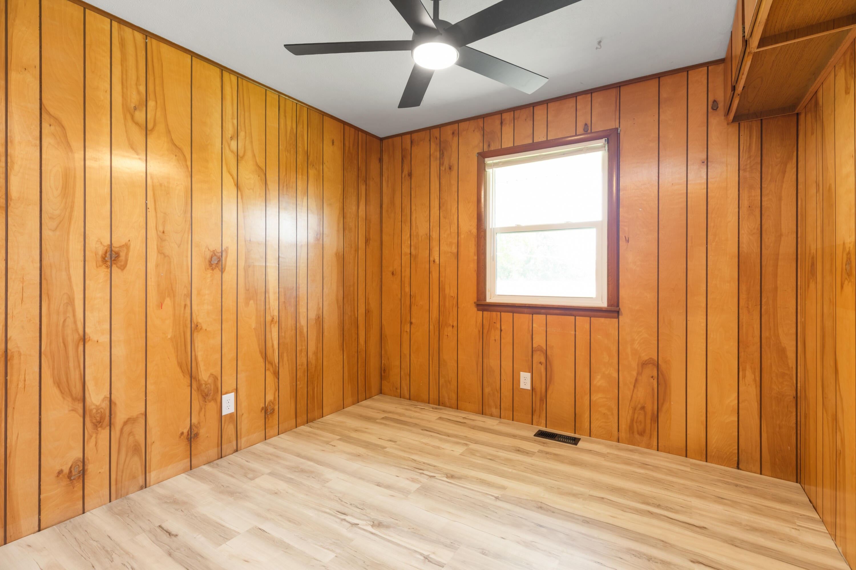 425 Wayland Drive Property Photo 17