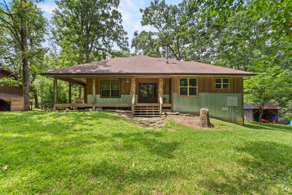 483 Loveland Drive Property Photo 3
