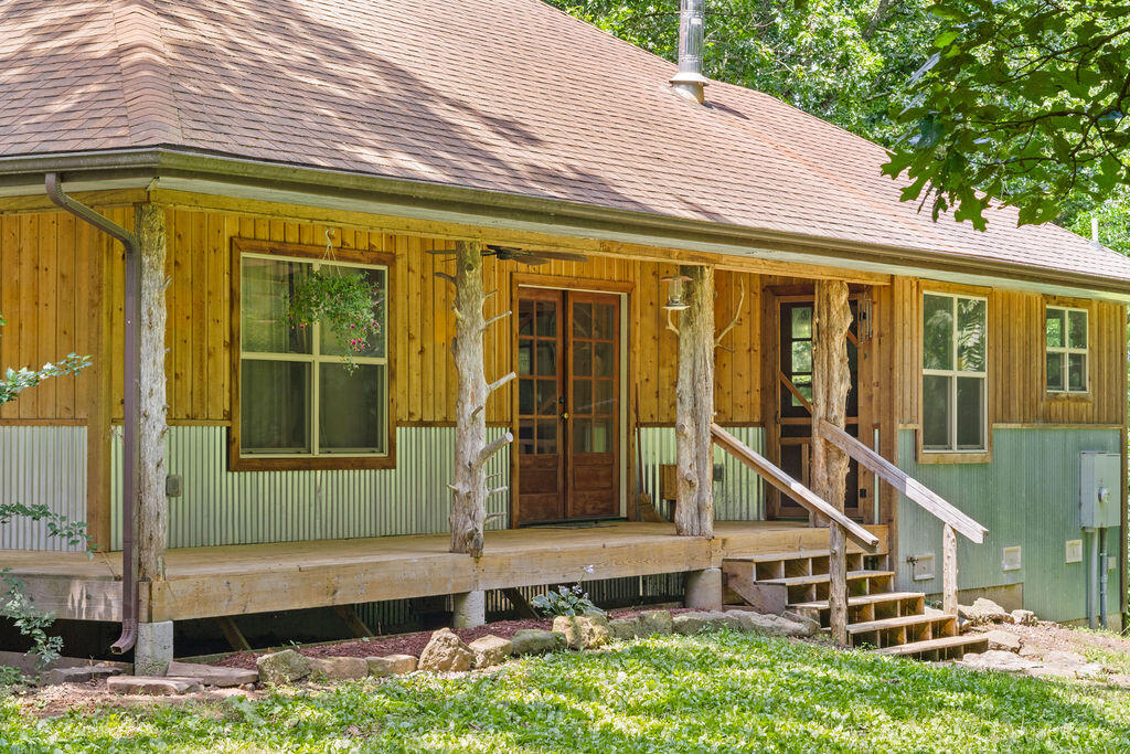 483 Loveland Drive Property Photo 4