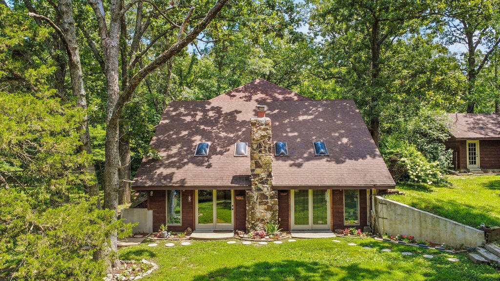 483 Loveland Drive Property Photo 6