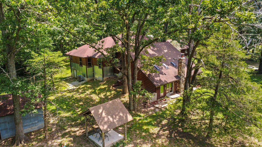 483 Loveland Drive Property Photo 9