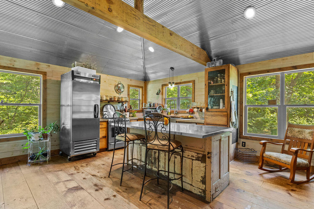 483 Loveland Drive Property Photo 13
