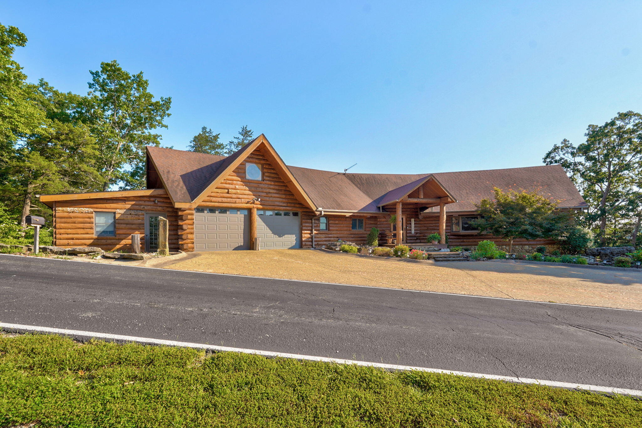 26647 Twin Rivers Drive Property Photo 3