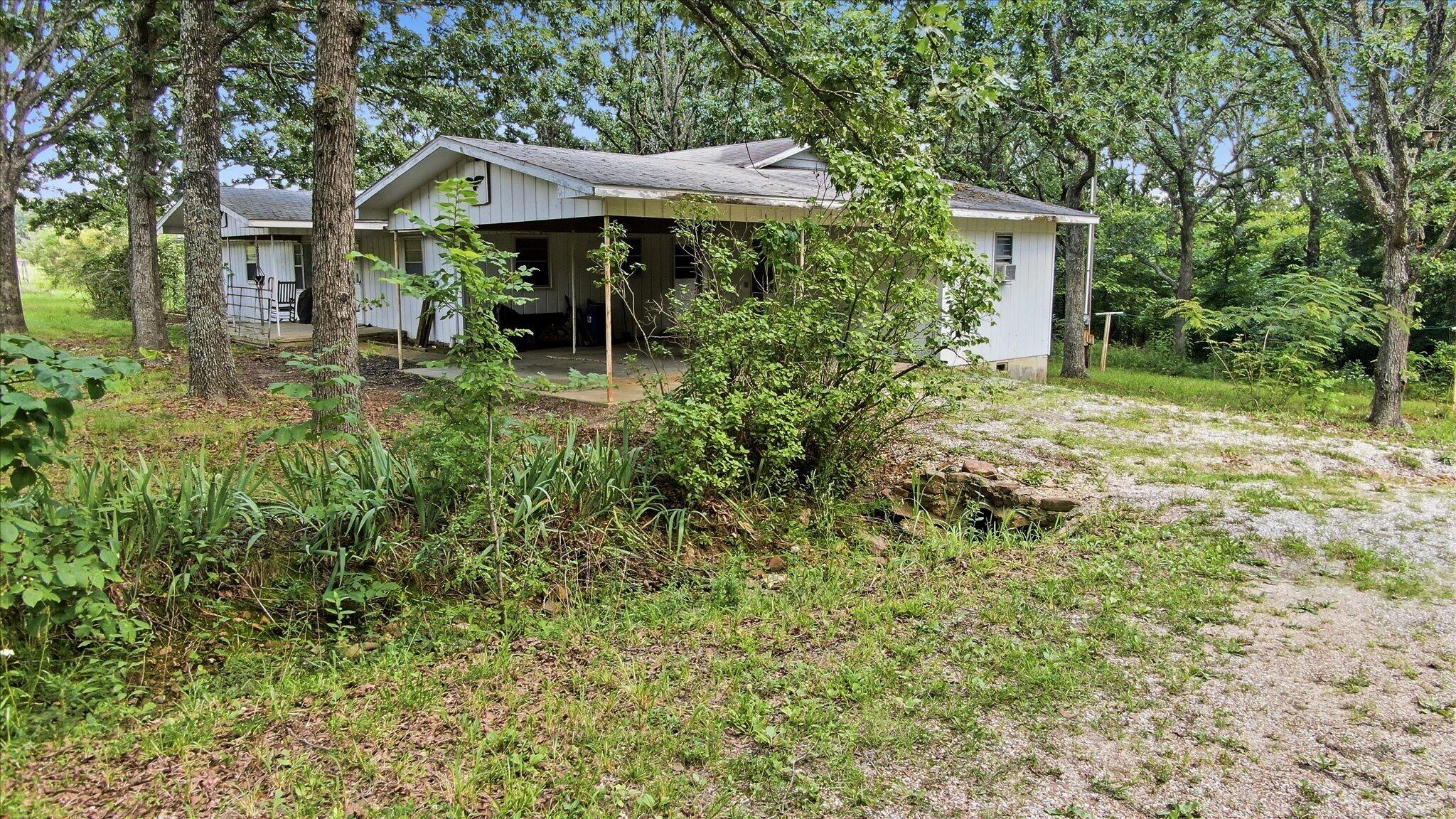 184 State Rte E Property Photo 5