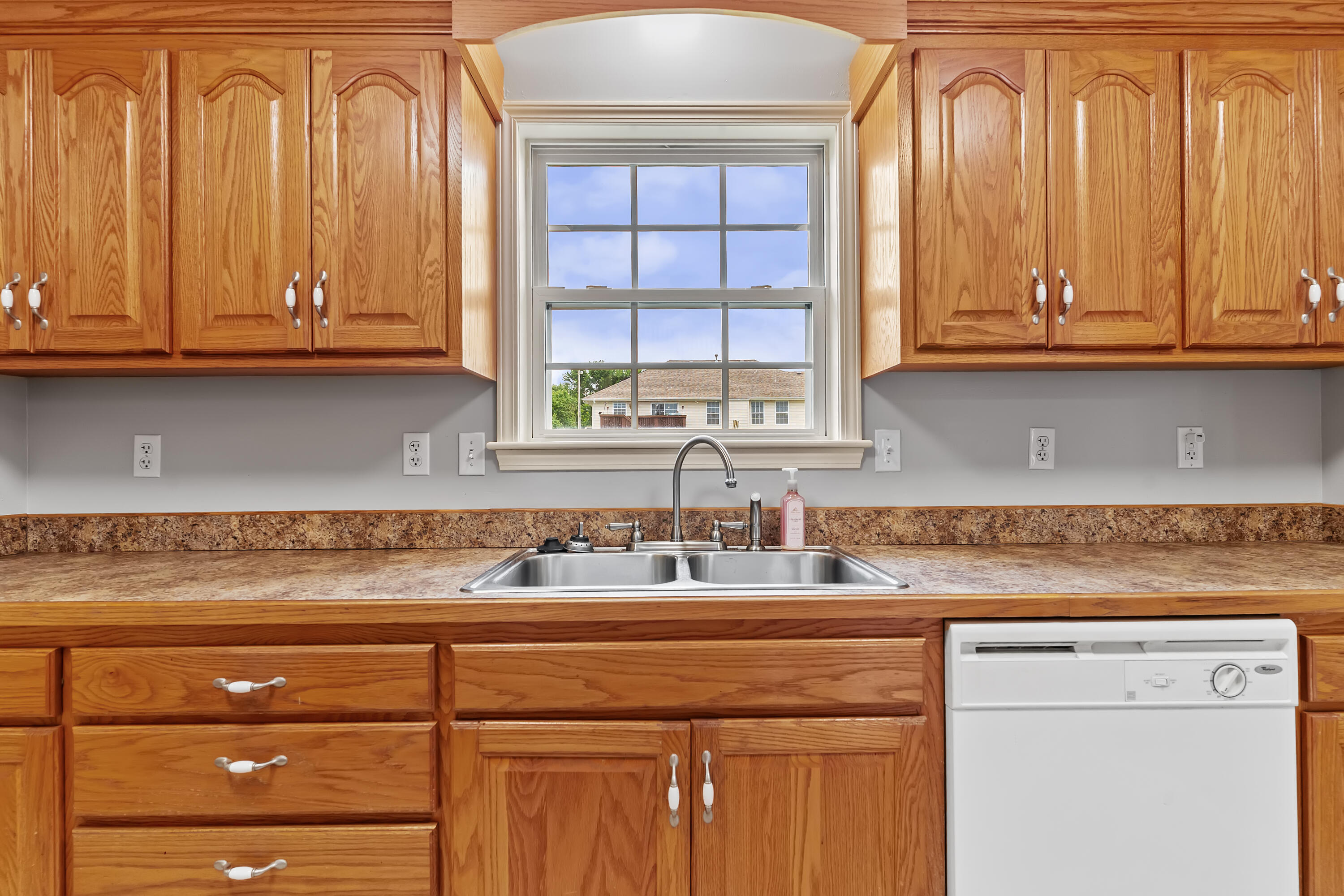 716 Shelley Street Property Photo 13