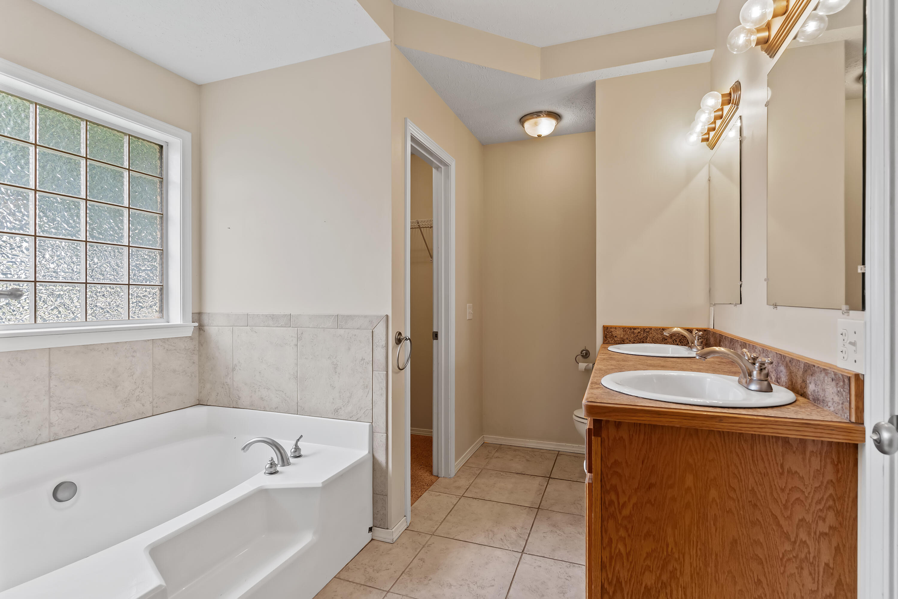 716 Shelley Street Property Photo 22