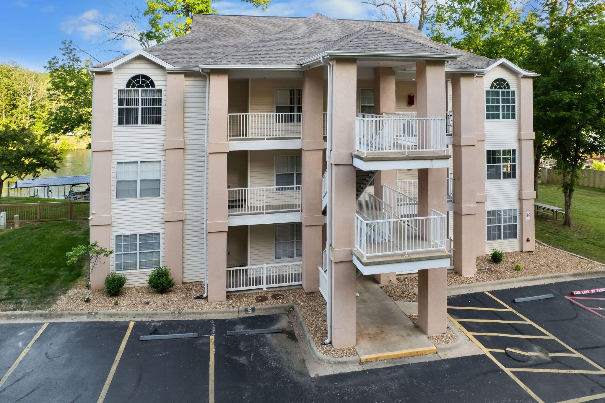 77 Anglers Pointe Apt 4 Property Photo 2