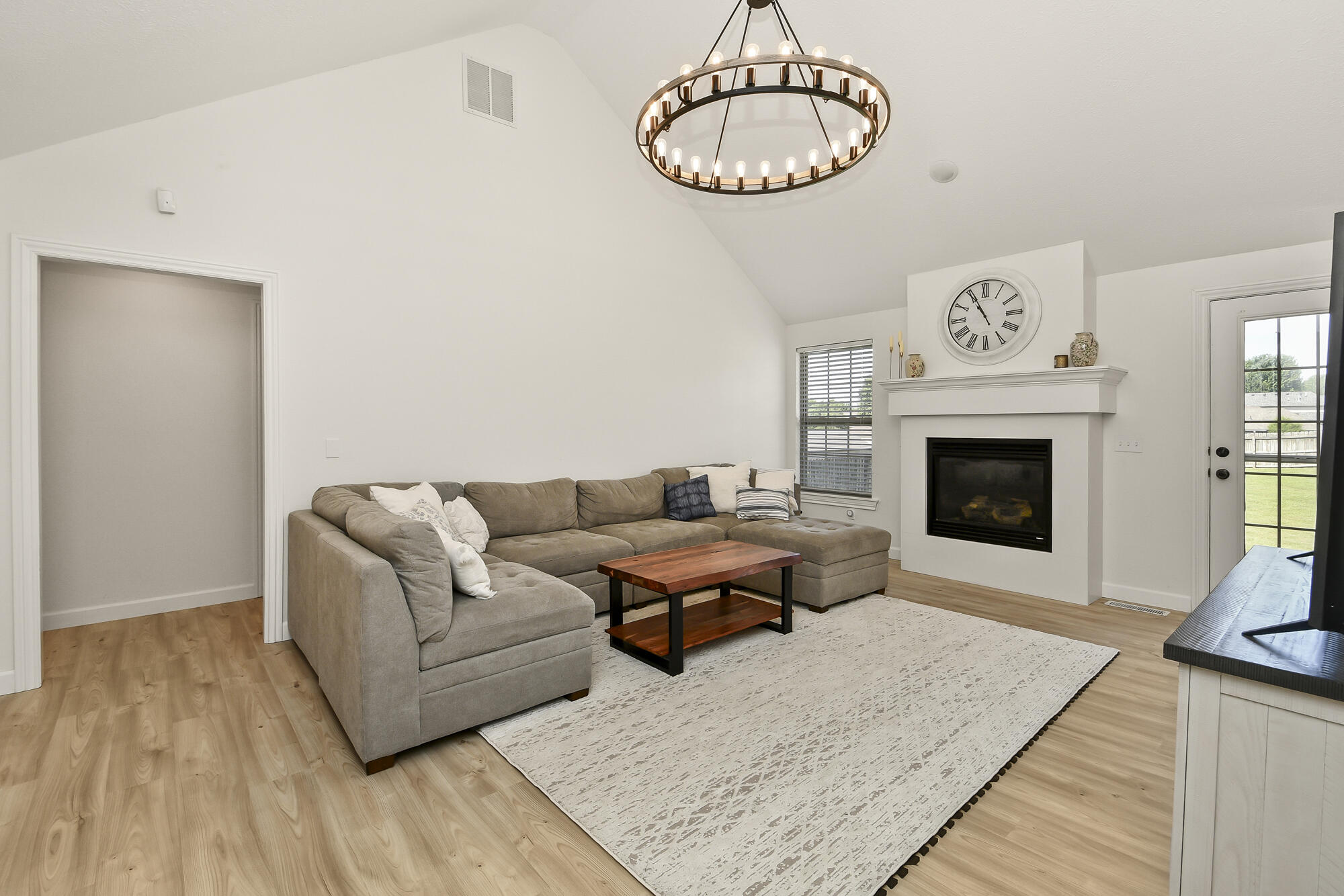 285 Steury Road Property Photo 4