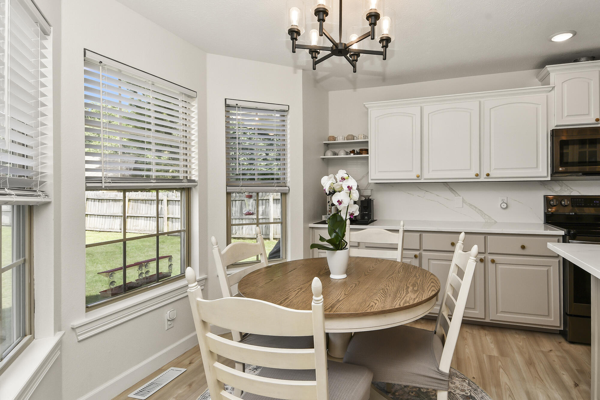 285 Steury Road Property Photo 8