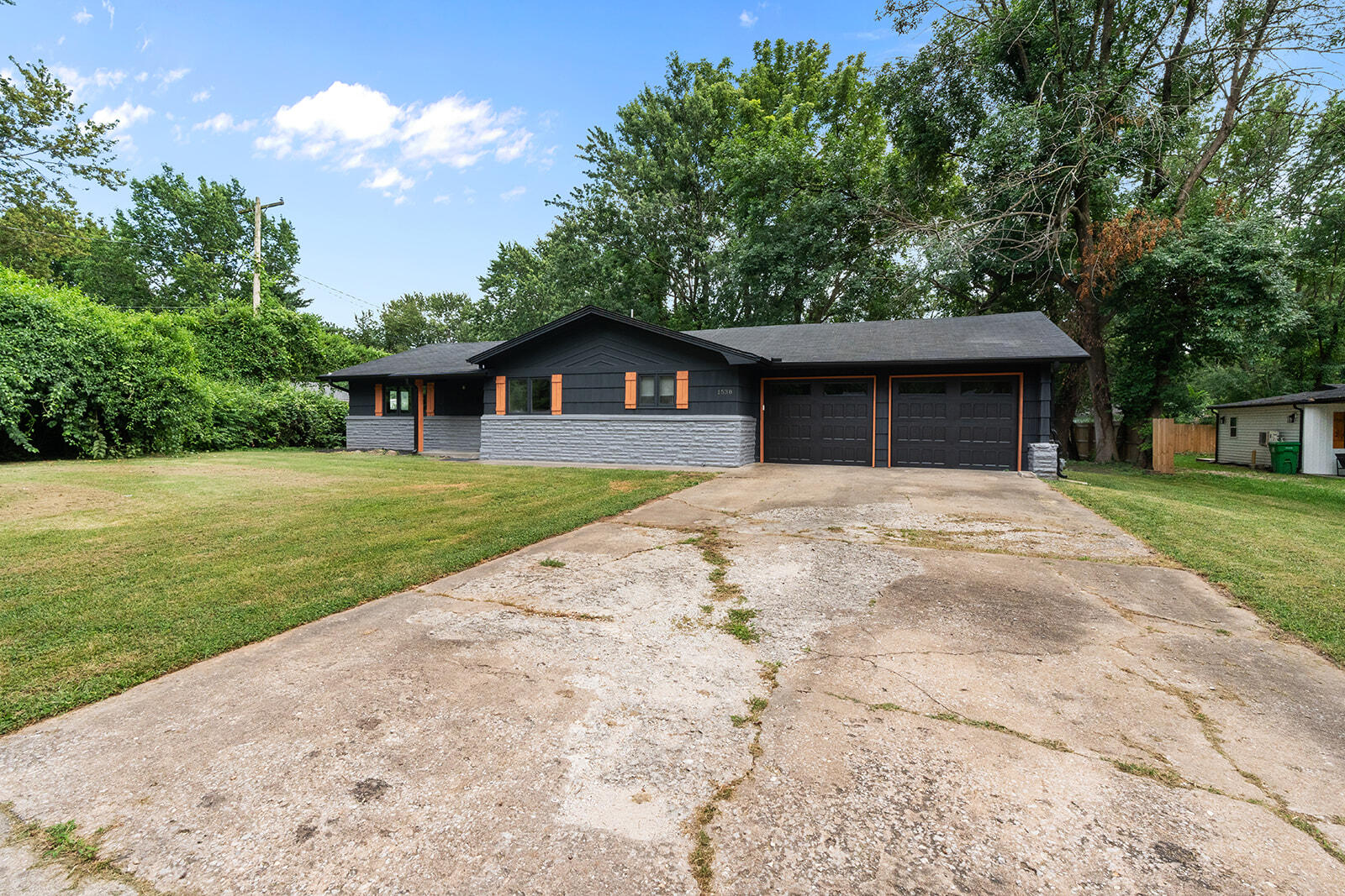 1538 East Lindberg Street Property Photo 2