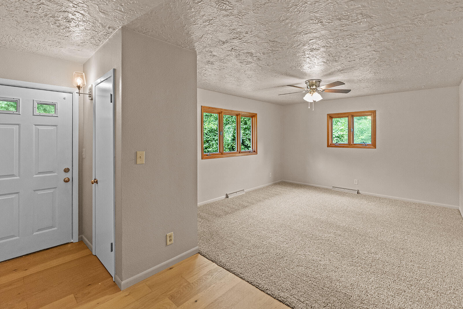 1538 East Lindberg Street Property Photo 5