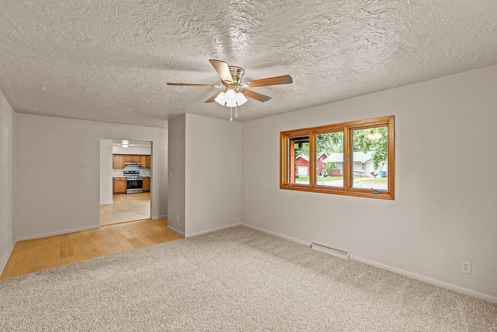 1538 East Lindberg Street Property Photo 7