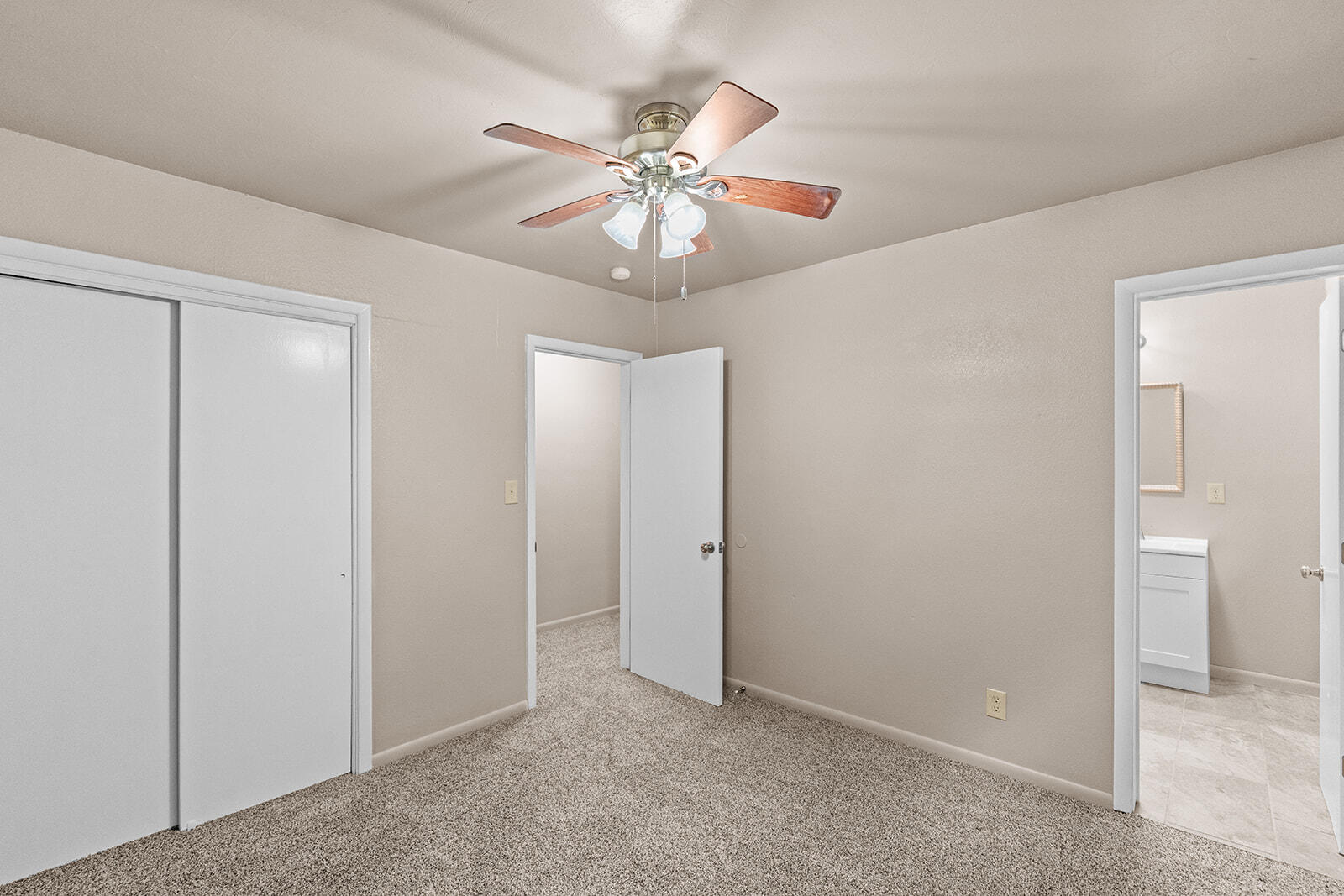 1538 East Lindberg Street Property Photo 19