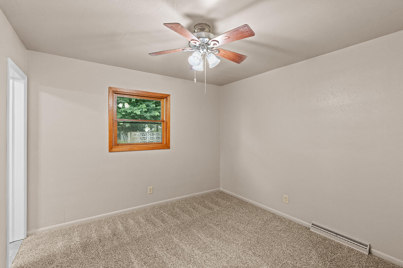 1538 East Lindberg Street Property Photo 20