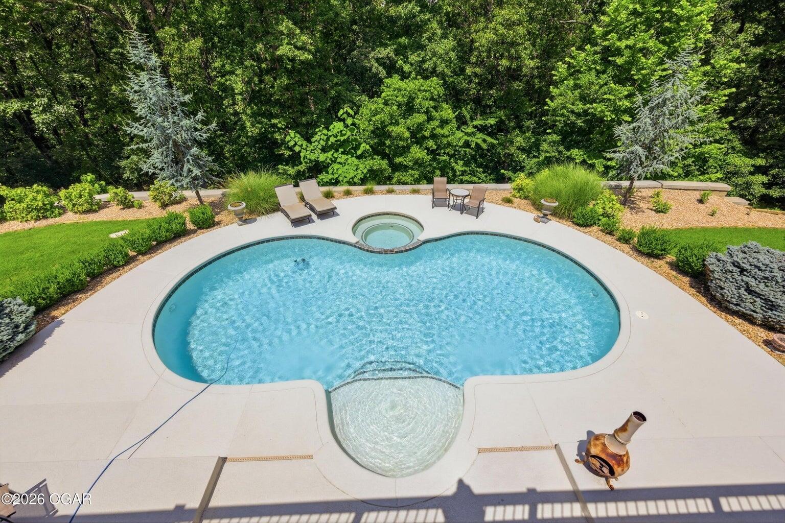 4550 Goldfinch Road Property Photo 4