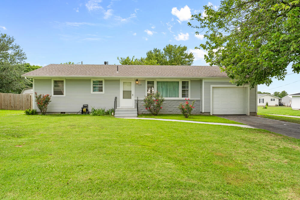115 North Westview Drive Property Photo 1