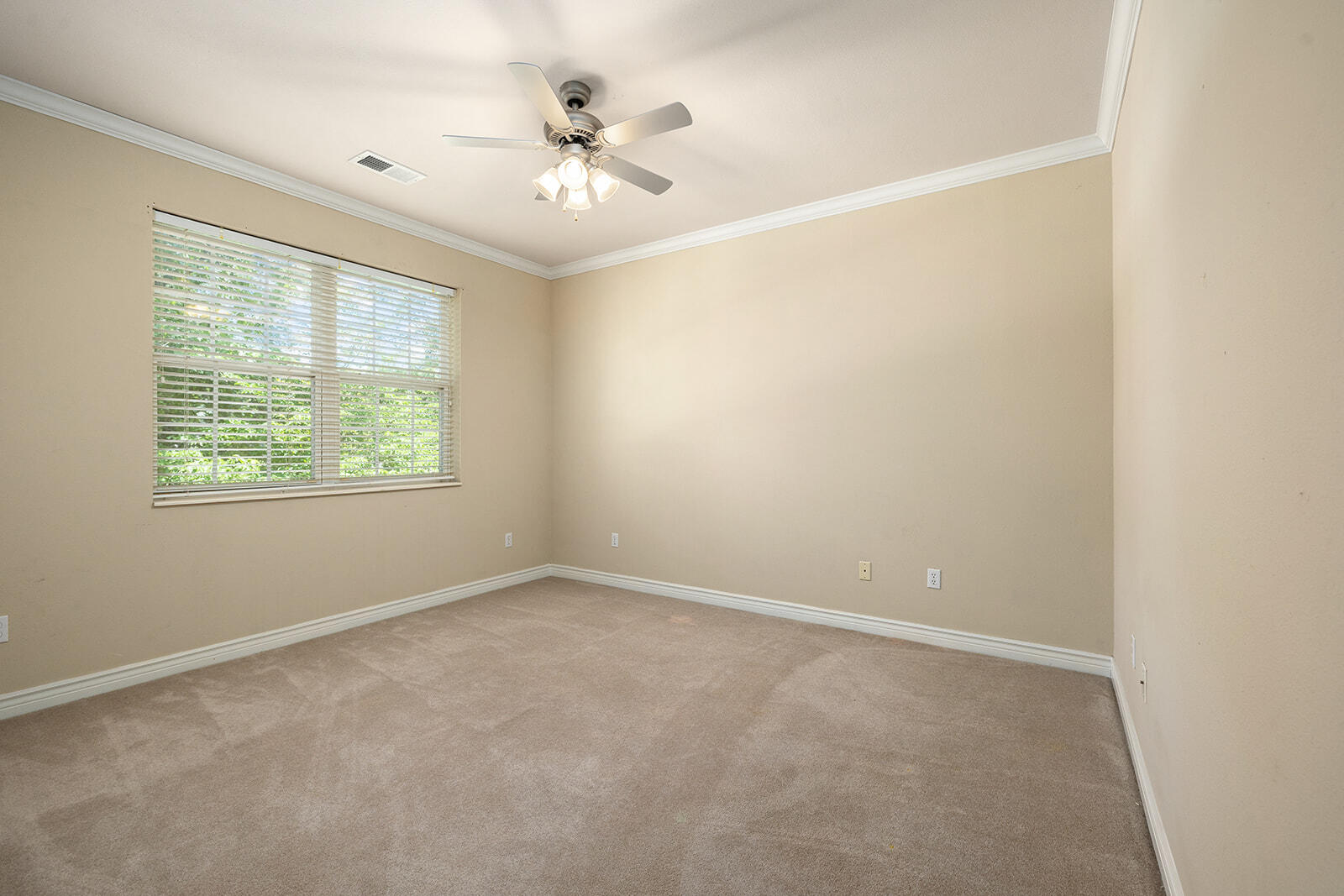 238 Country Bluff Drive Property Photo 33