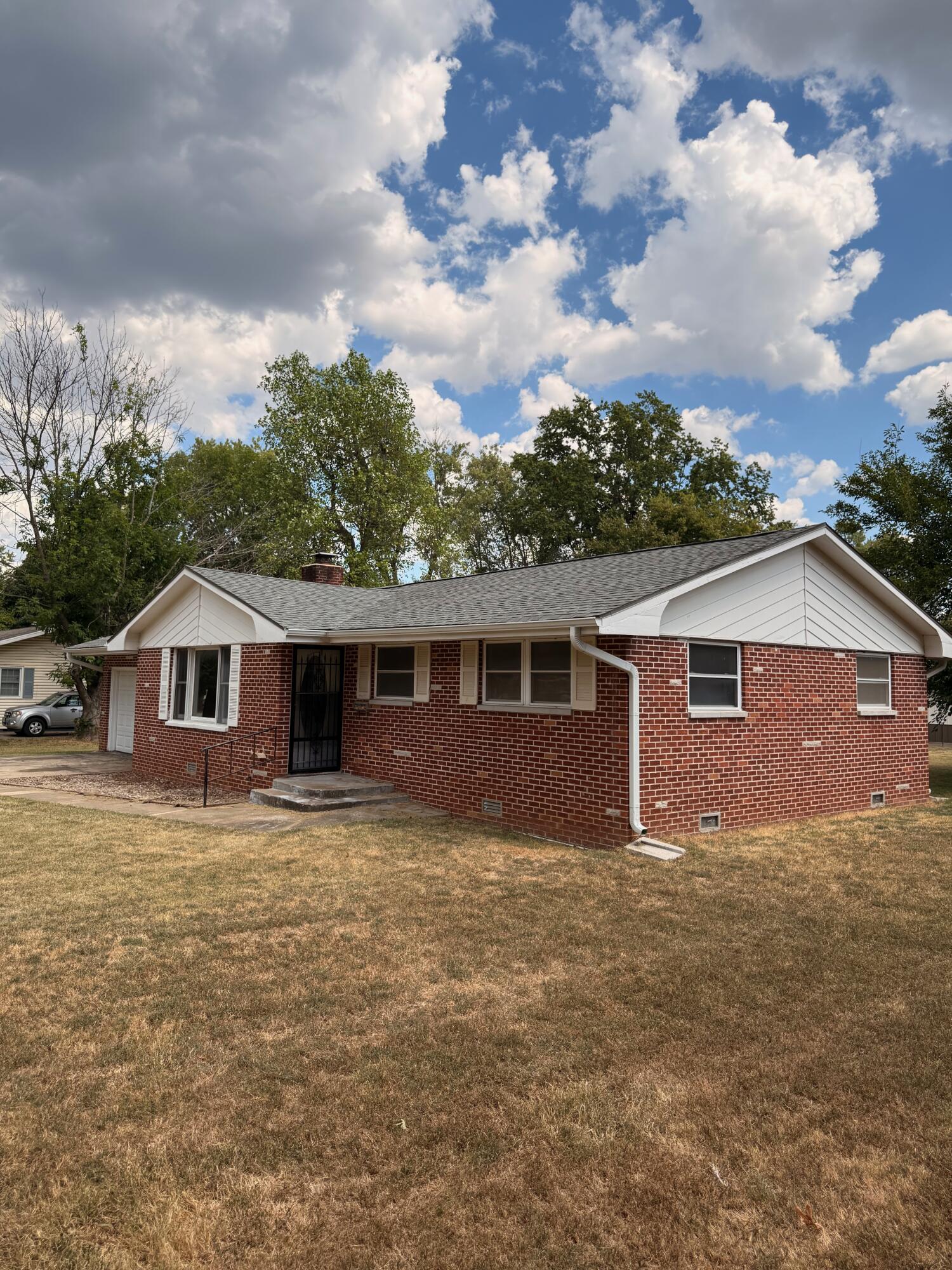 1404 South Madison Avenue Property Photo 3