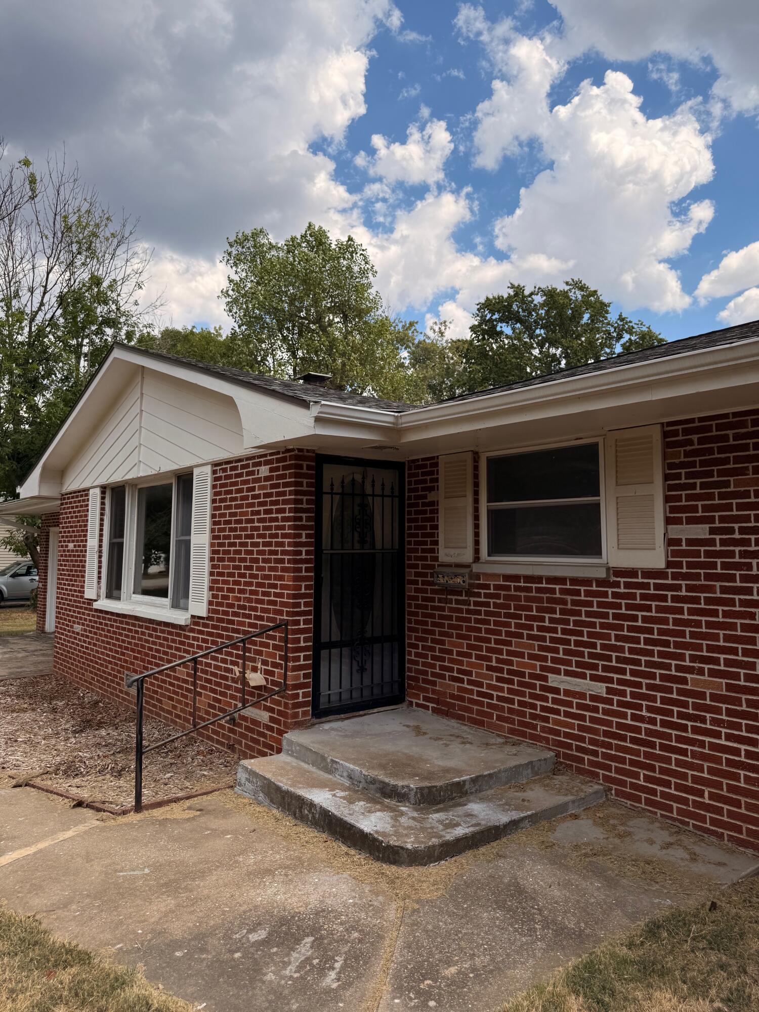 1404 South Madison Avenue Property Photo 4
