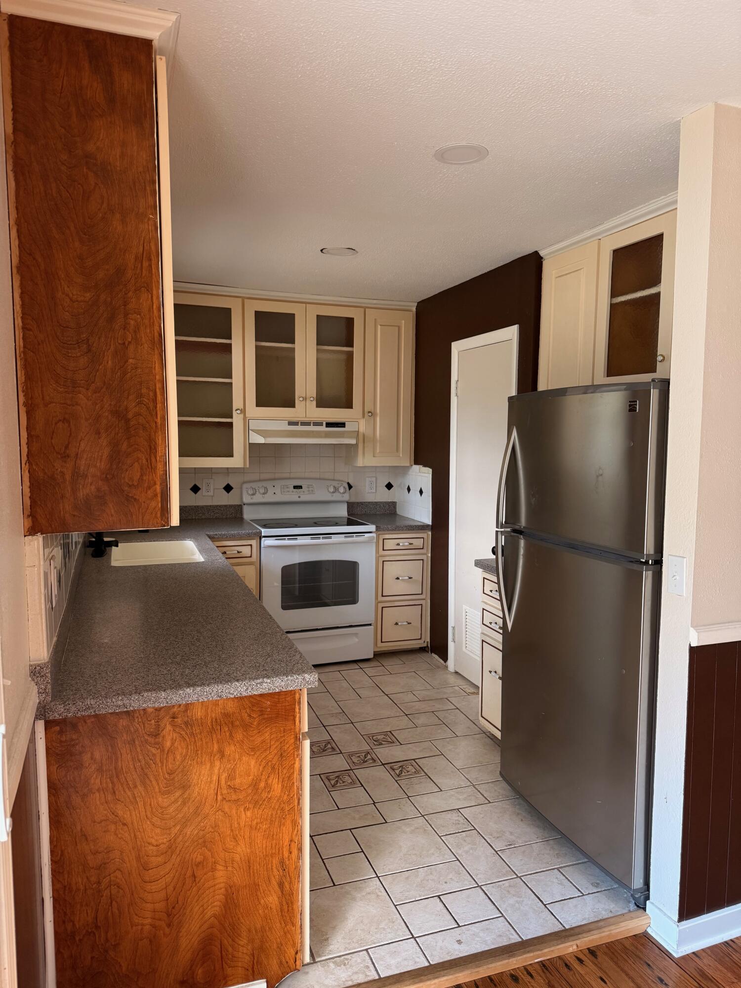 1404 South Madison Avenue Property Photo 23