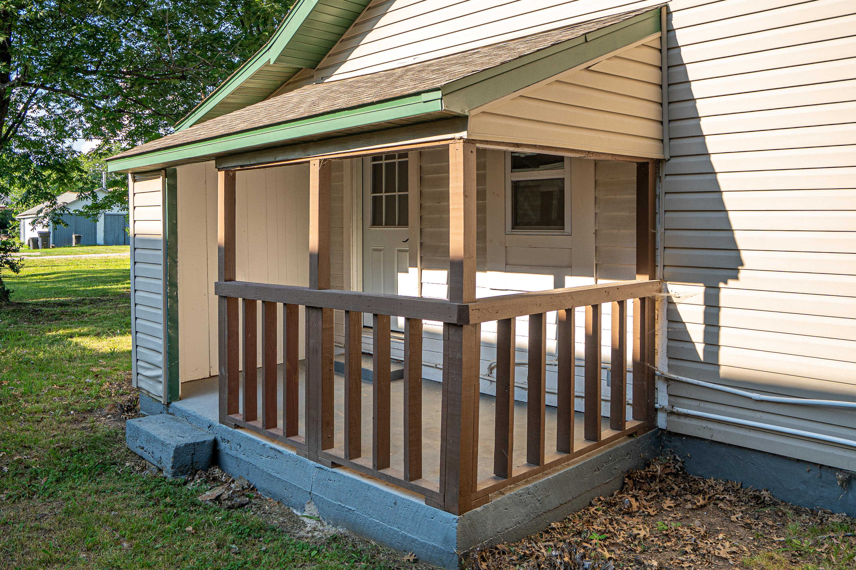 1009 West Cass Avenue Property Photo 3