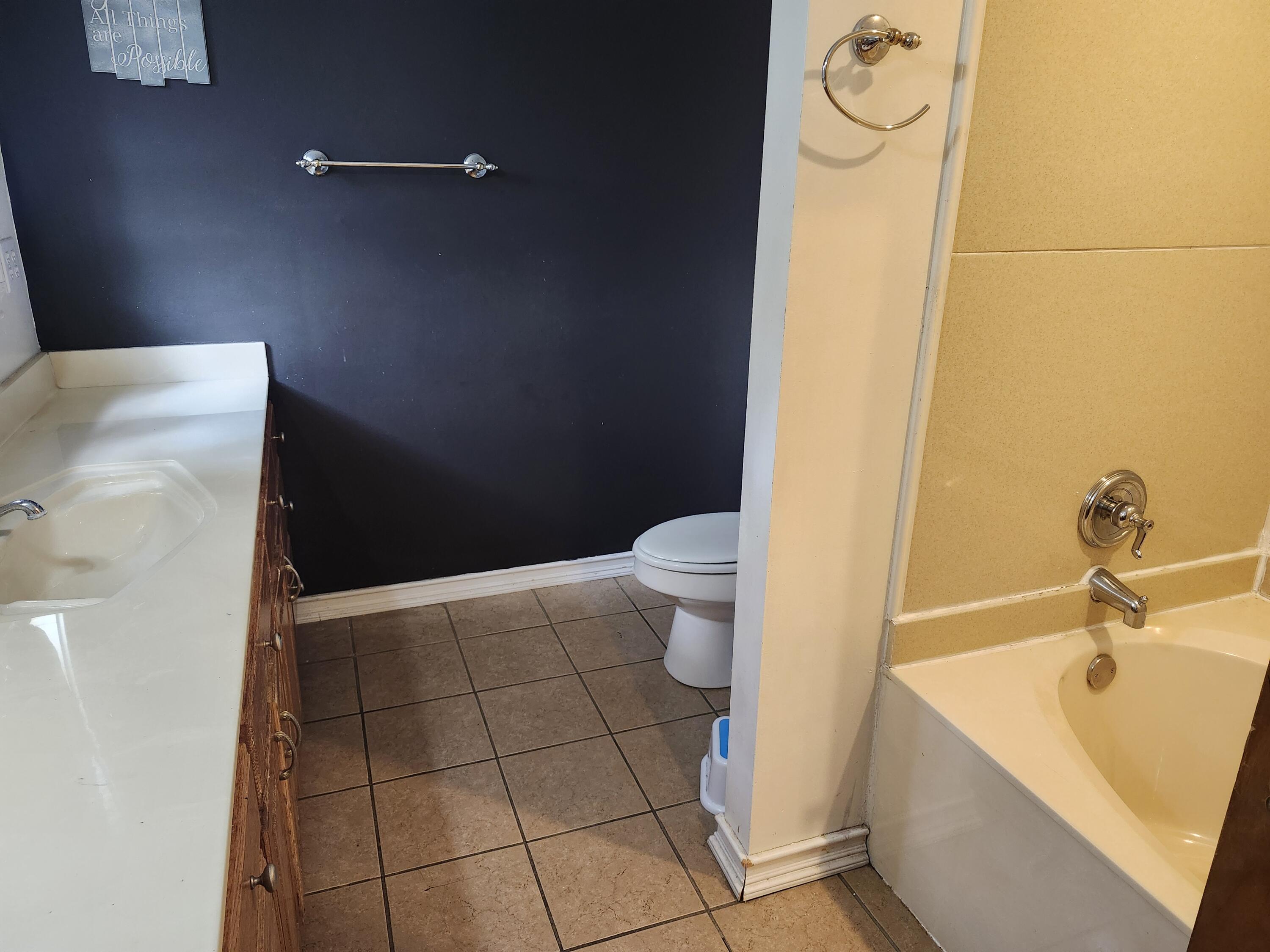 209 South Rush Street Property Photo 18